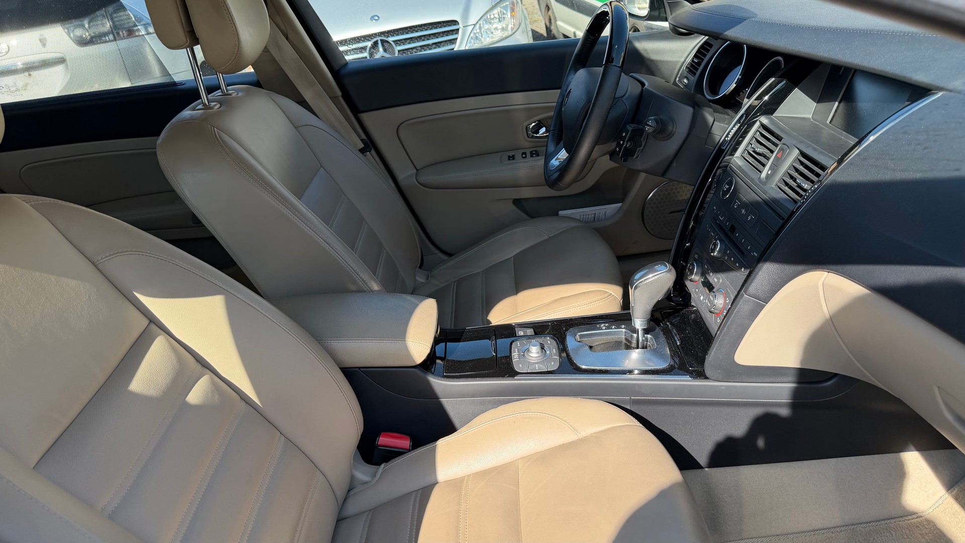 RENAULT Latitude 3.0 dCi Initiale active-shift-image-5