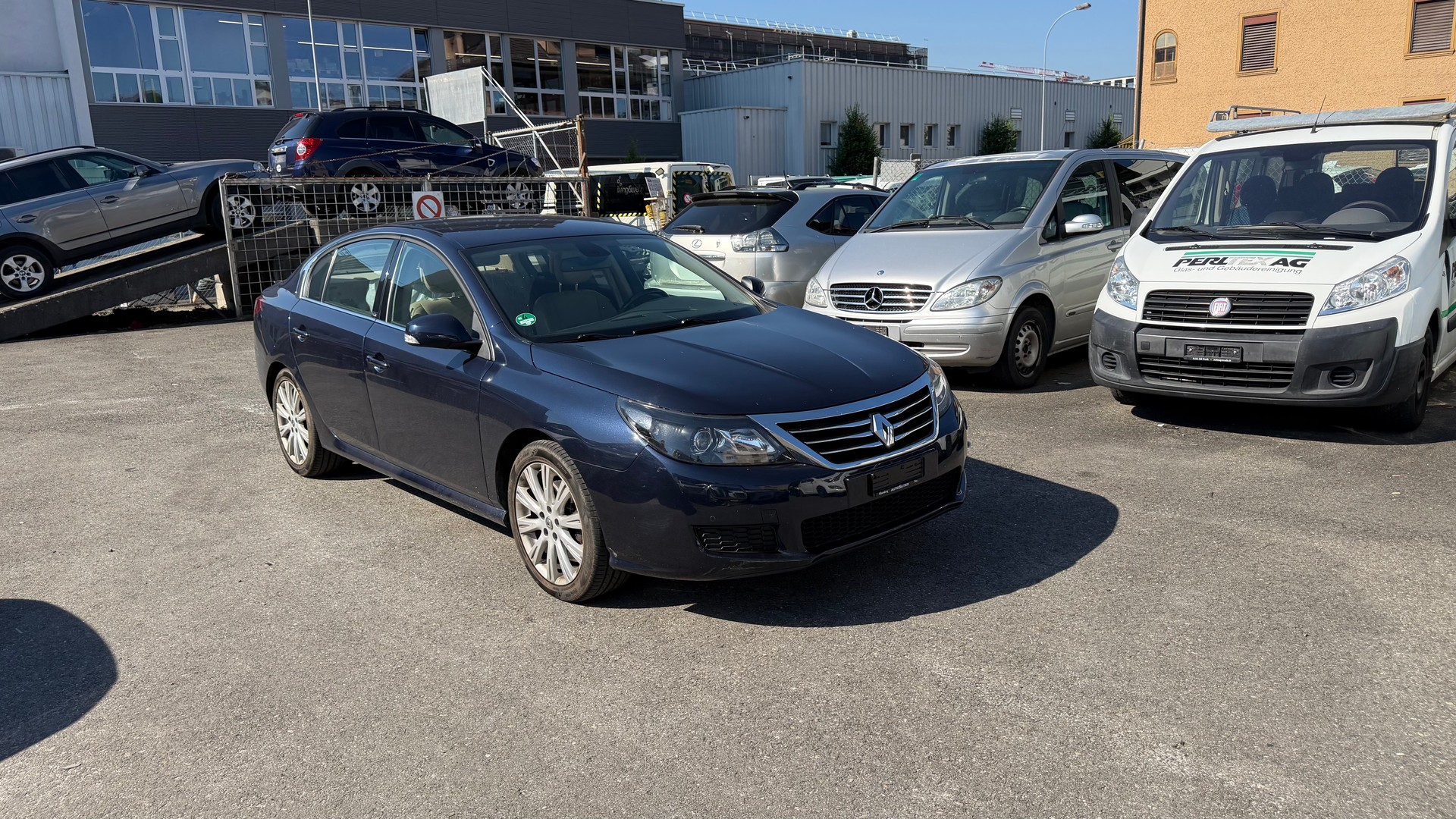 RENAULT Latitude 3.0 dCi Initiale active-shift-image-1