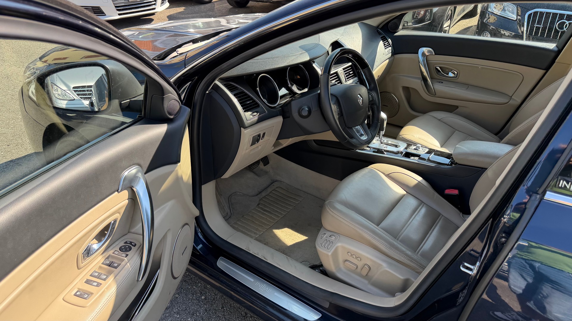 RENAULT Latitude 3.0 dCi Initiale active-shift-image-6