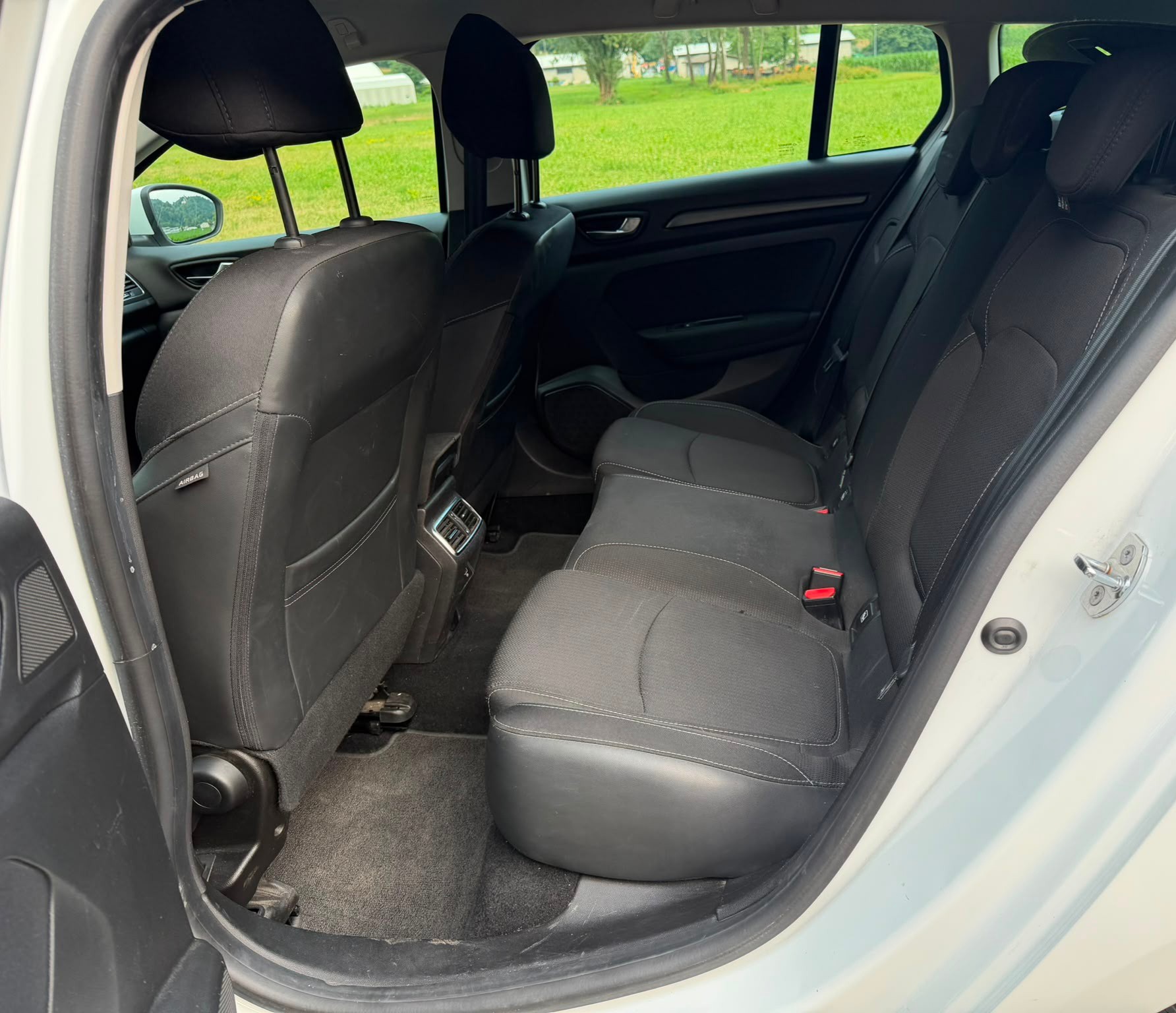 RENAULT Mégane Grandtour 1.3 16V Turbo Zen EDC-image-11