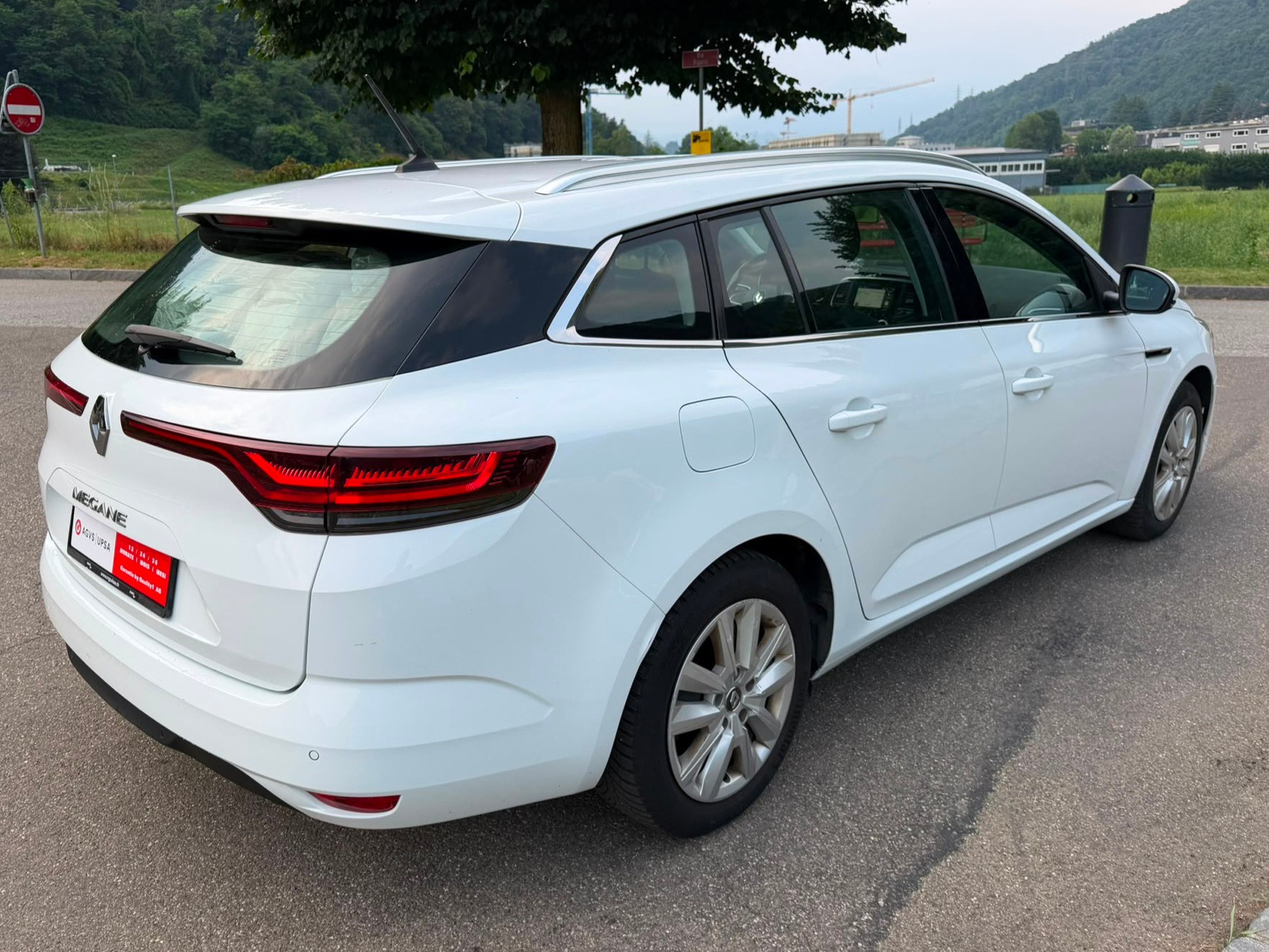 RENAULT Mégane Grandtour 1.3 16V Turbo Zen EDC-image-2