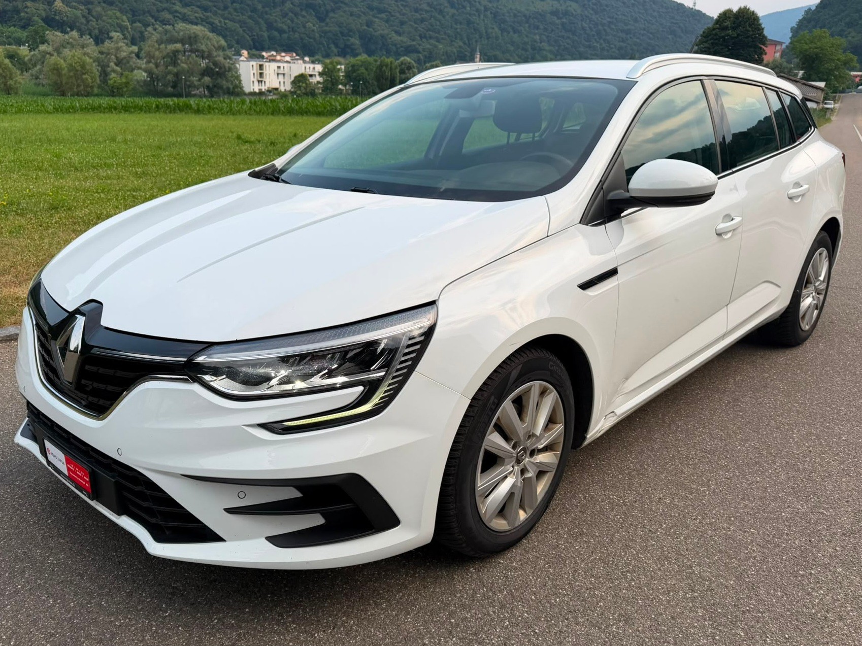 RENAULT Mégane Grandtour 1.3 16V Turbo Zen EDC-image-1