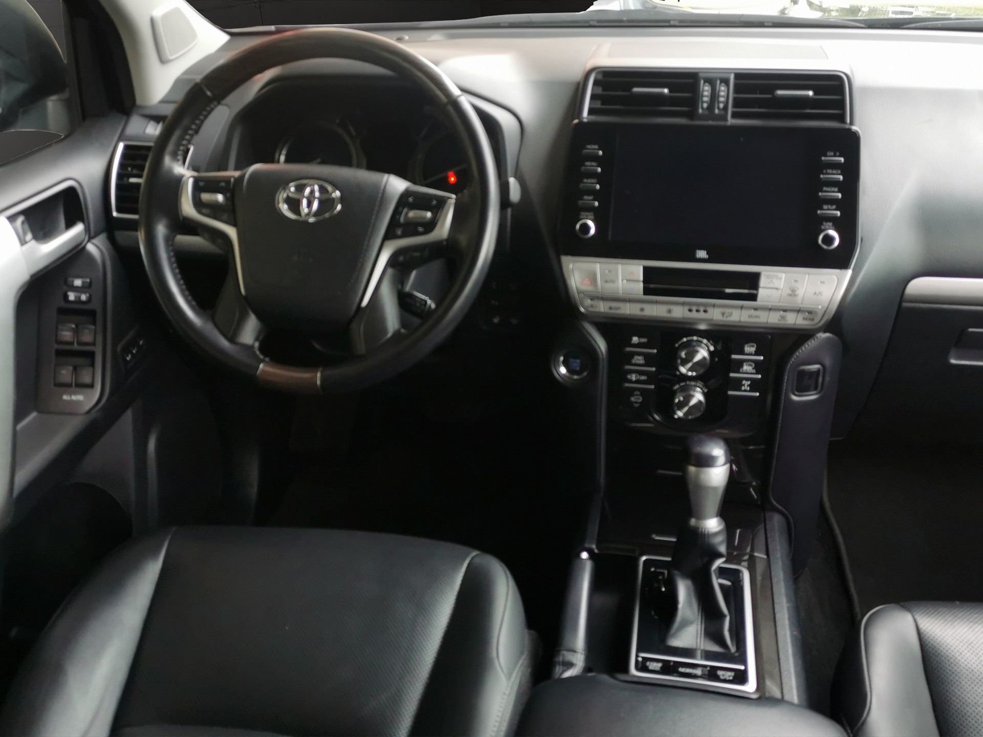 TOYOTA Land Cruiser 2.8TD Premium Automatic-image-16