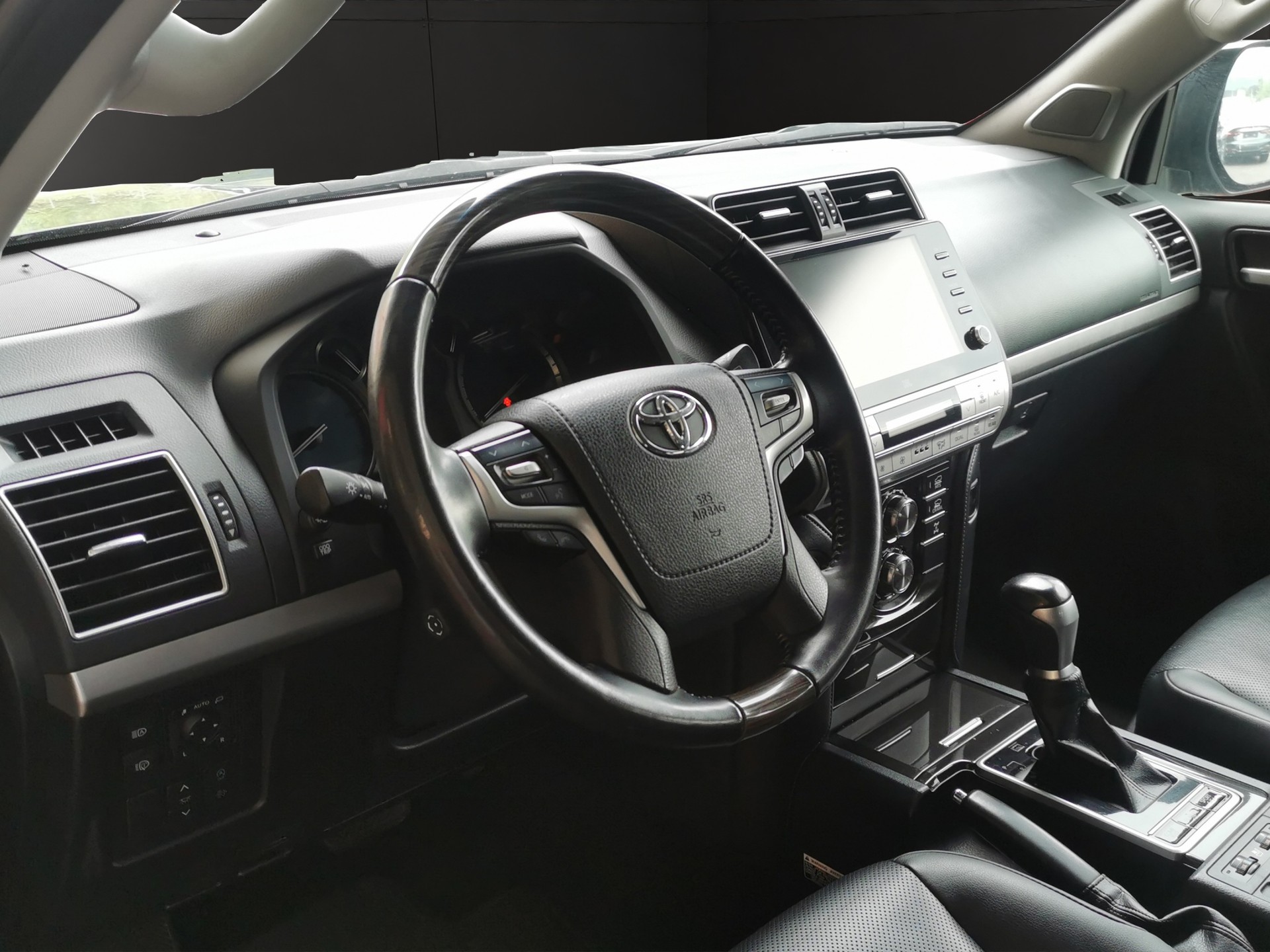 TOYOTA Land Cruiser 2.8TD Premium Automatic-image-9