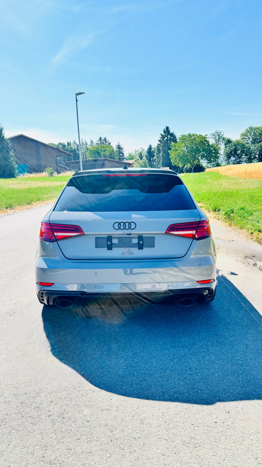 AUDI RS3 Sportback 2.5 TSI quattro S-tronic-image-3