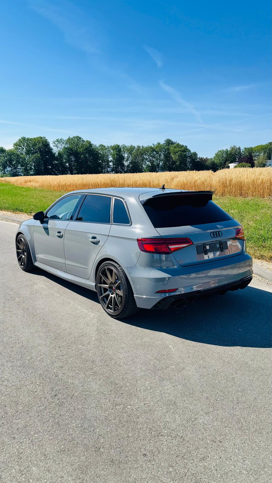 AUDI RS3 Sportback 2.5 TSI quattro S-tronic-image-2