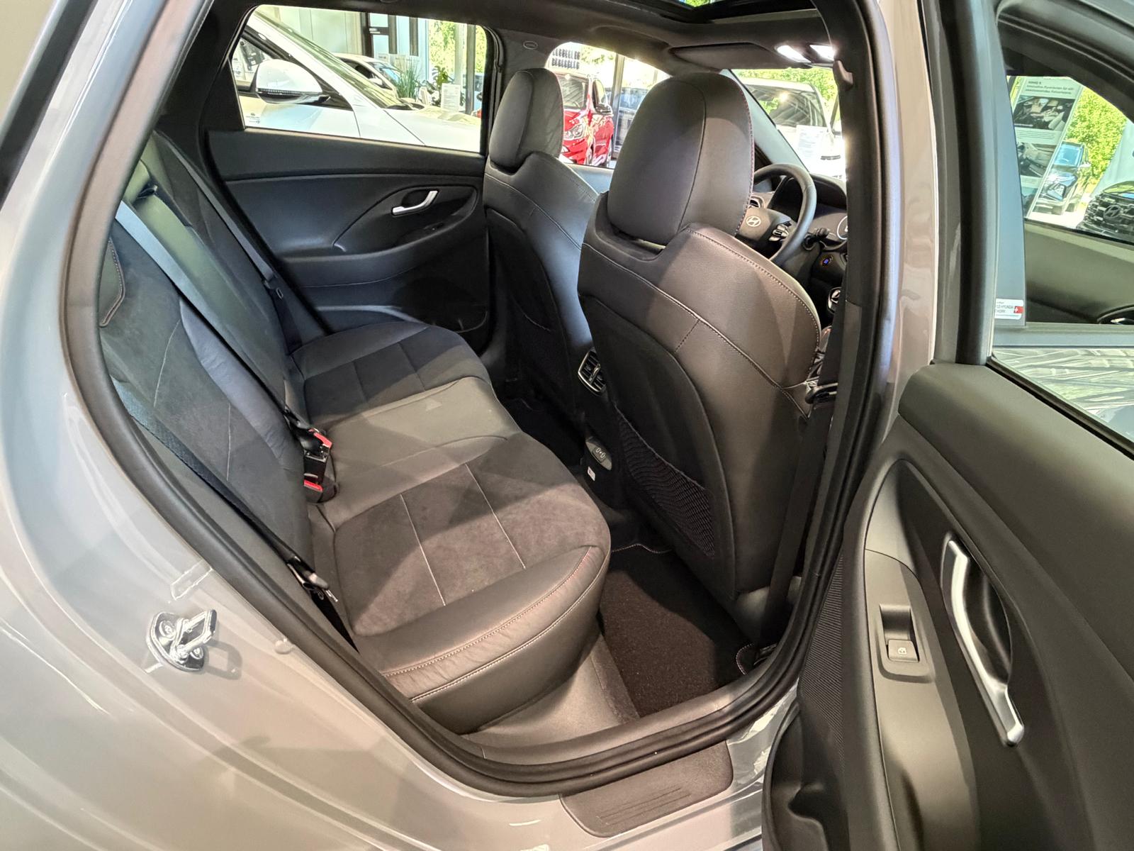 HYUNDAI i30 1.6 T-GDi N-Line DCT-image-9