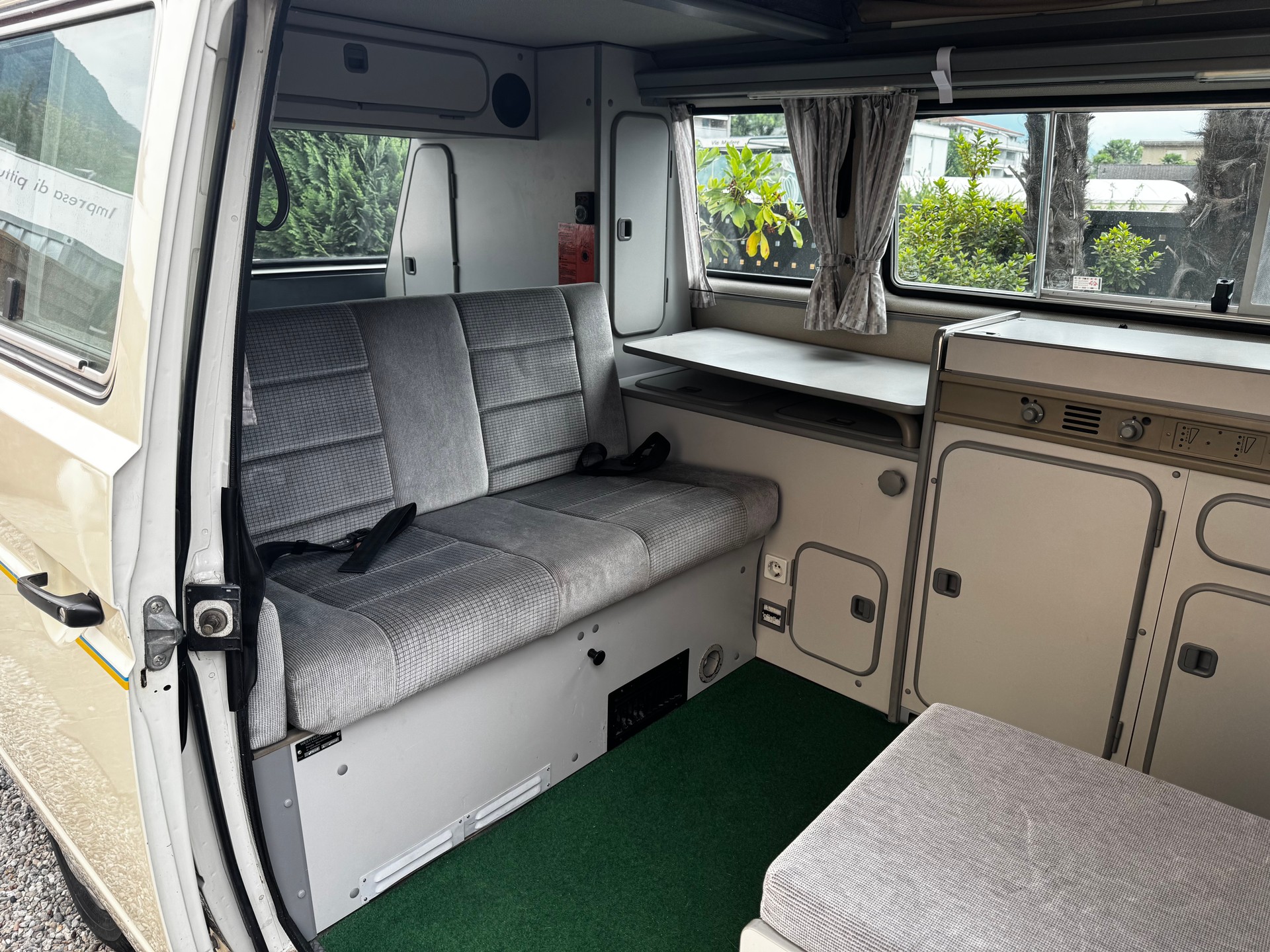 VW California-image-2