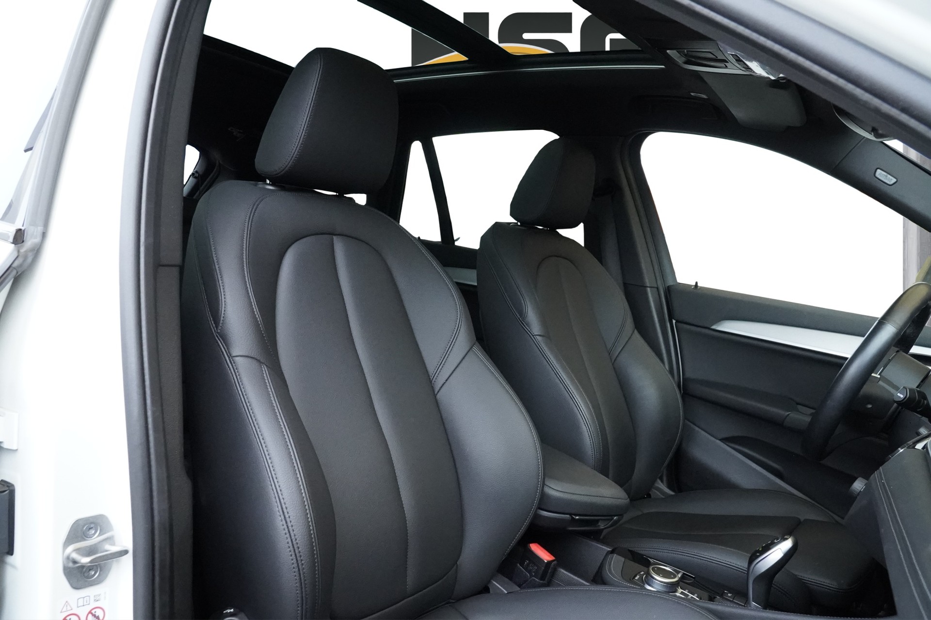 BMW X1 xDrive 20d M Sport Steptronic *CH Fahrzeug & AHK 2000 KG**-image-14