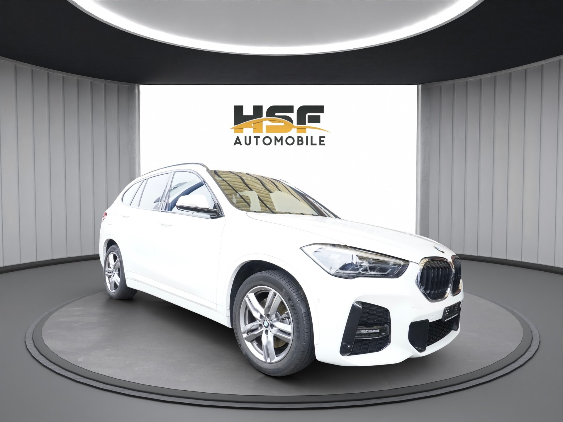BMW X1 xDrive 20d M Sport Steptronic *CH Fahrzeug & AHK 2000 KG**-showroom-element-1
