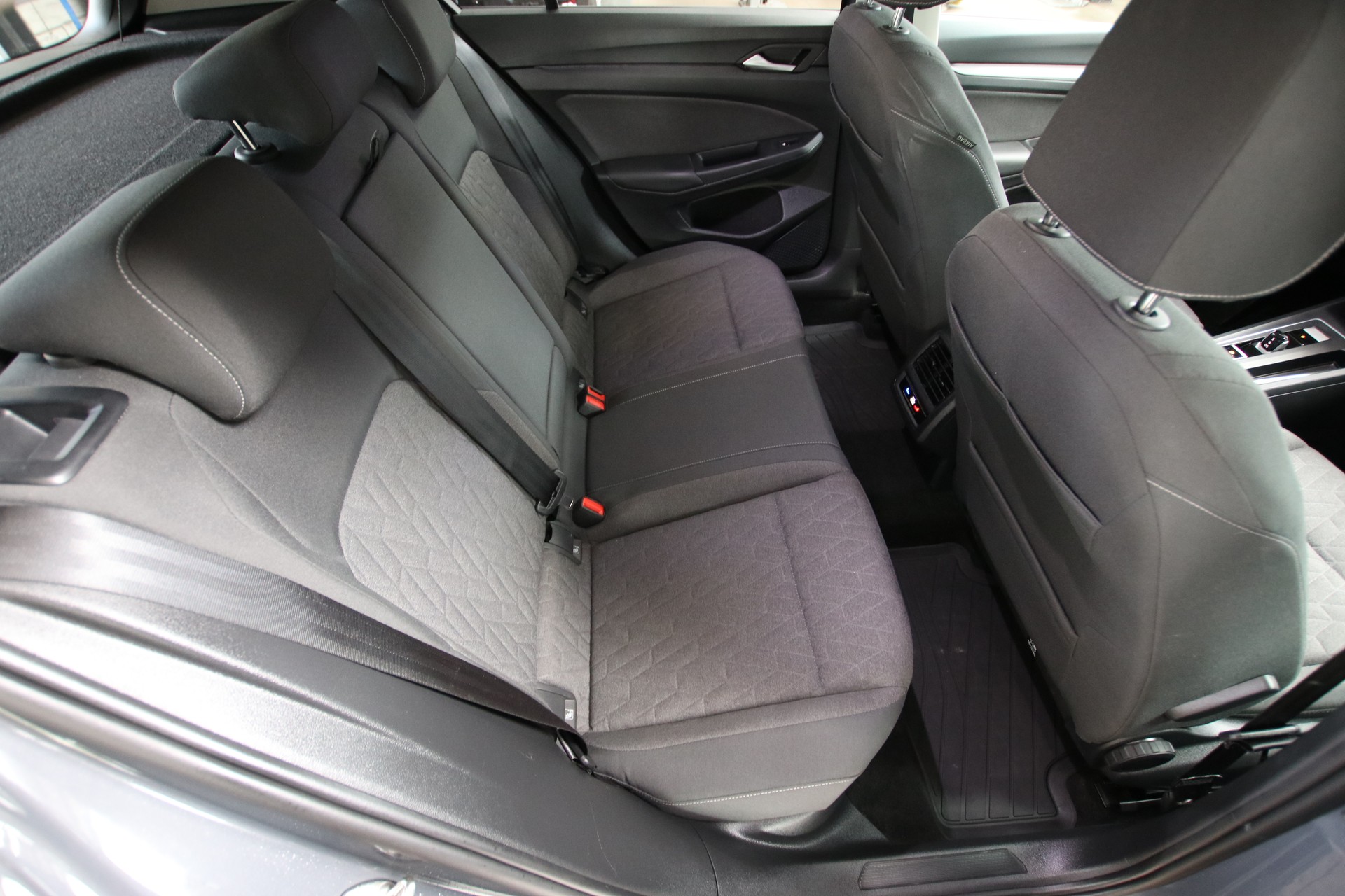VW Golf 1.5 e TSI mHEV United DSG *Werksgarantie bis 10.2029*-image-13