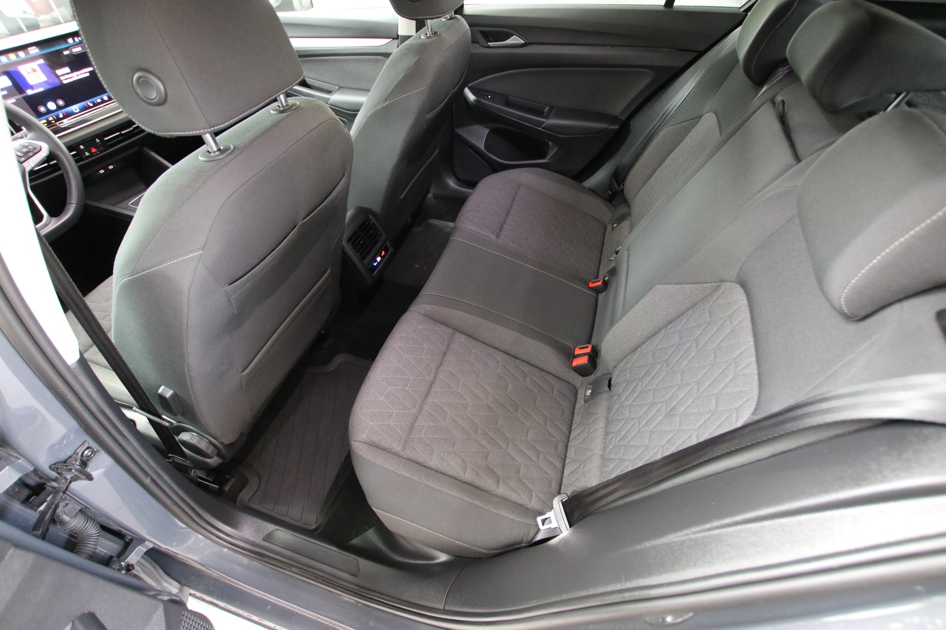 VW Golf 1.5 e TSI mHEV United DSG *Werksgarantie bis 10.2029*-image-12