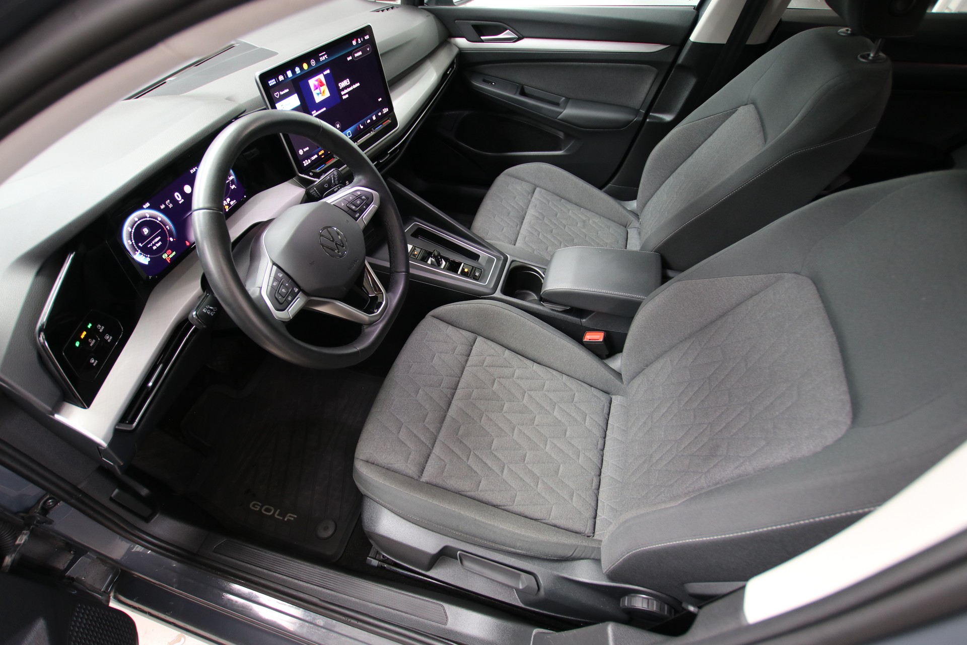 VW Golf 1.5 e TSI mHEV United DSG *Werksgarantie bis 10.2029*-image-10