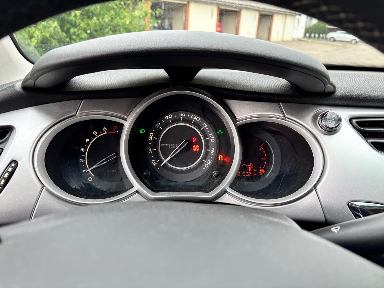 CITROEN C3 1.4i 16V Exclusive-image-3