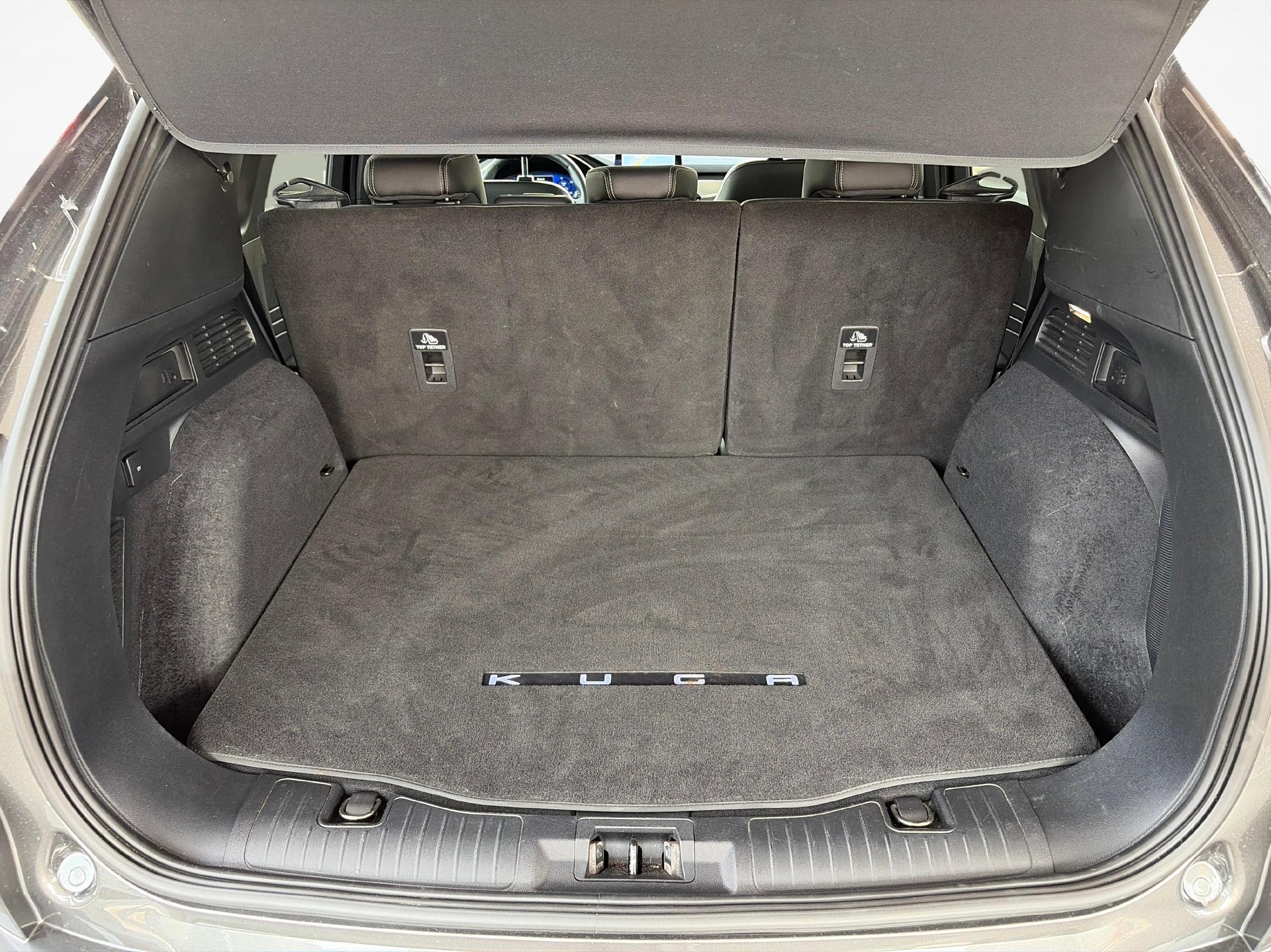 FORD Kuga 2.5 Plug-in Hybrid Titanium X-image-19