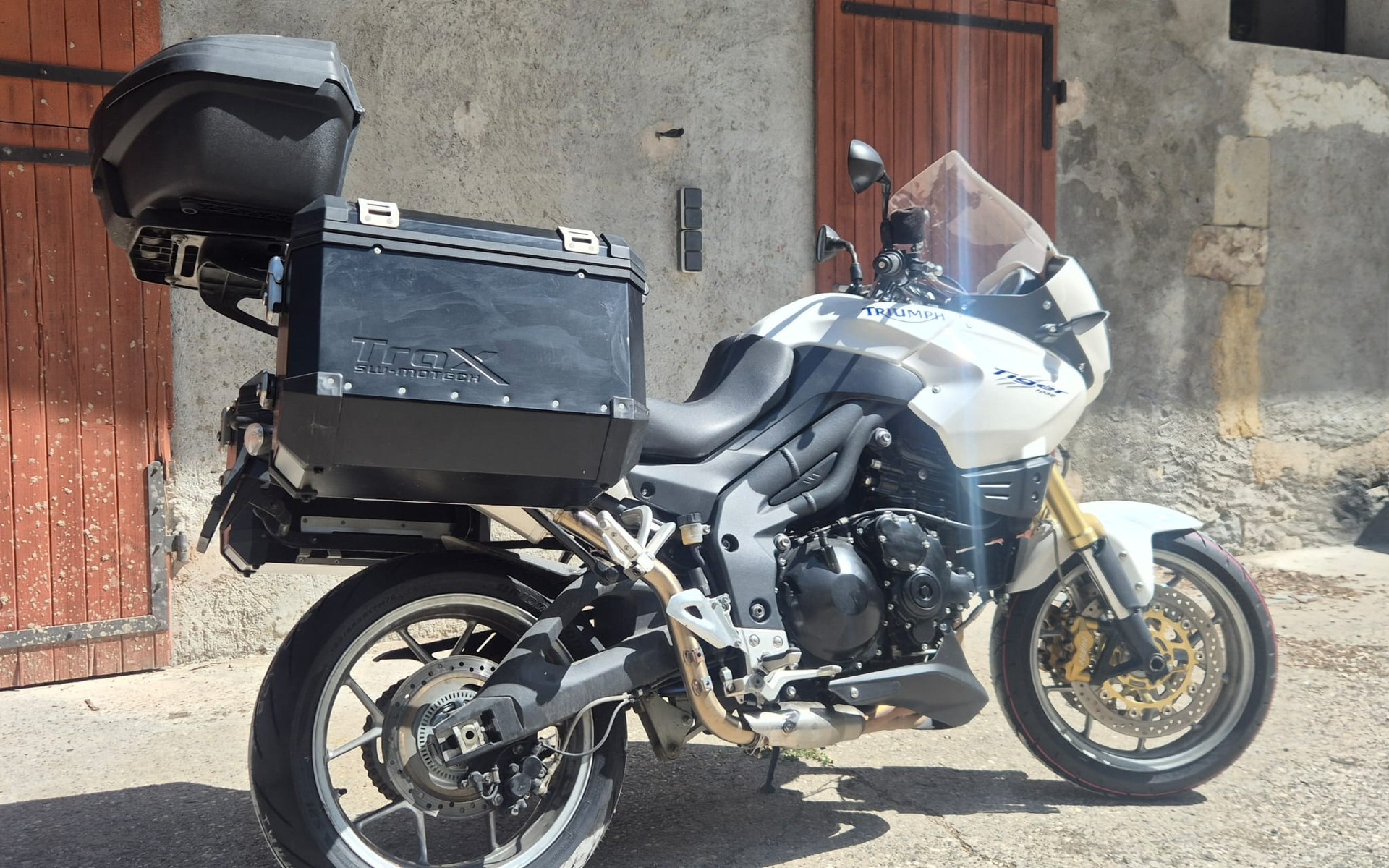 TRIUMPH Tiger 1050 ABS SE-image-4
