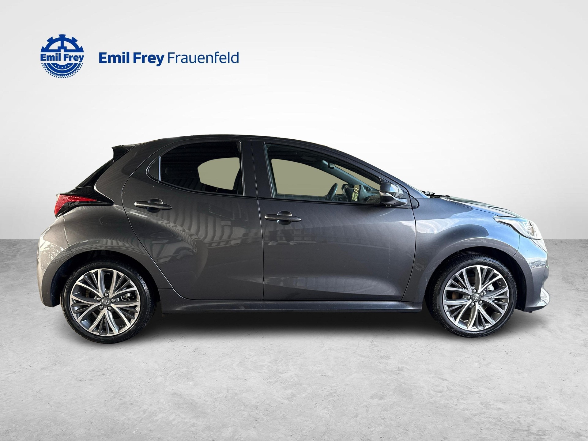 TOYOTA Yaris 1.5 VVT-i HSD Premium-image-5