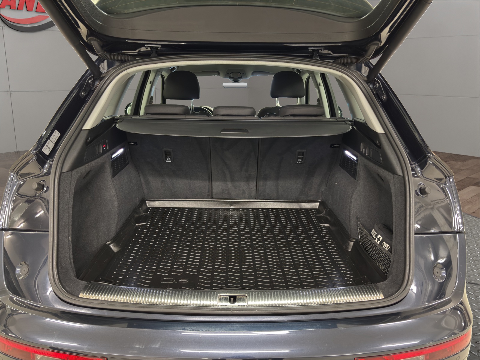 AUDI Q5 2.0 TFSI quattro S-tronic-image-19