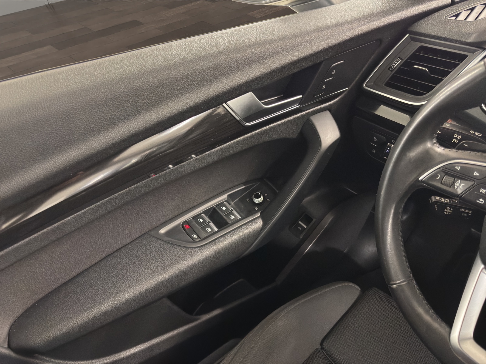 AUDI Q5 2.0 TFSI quattro S-tronic-image-11