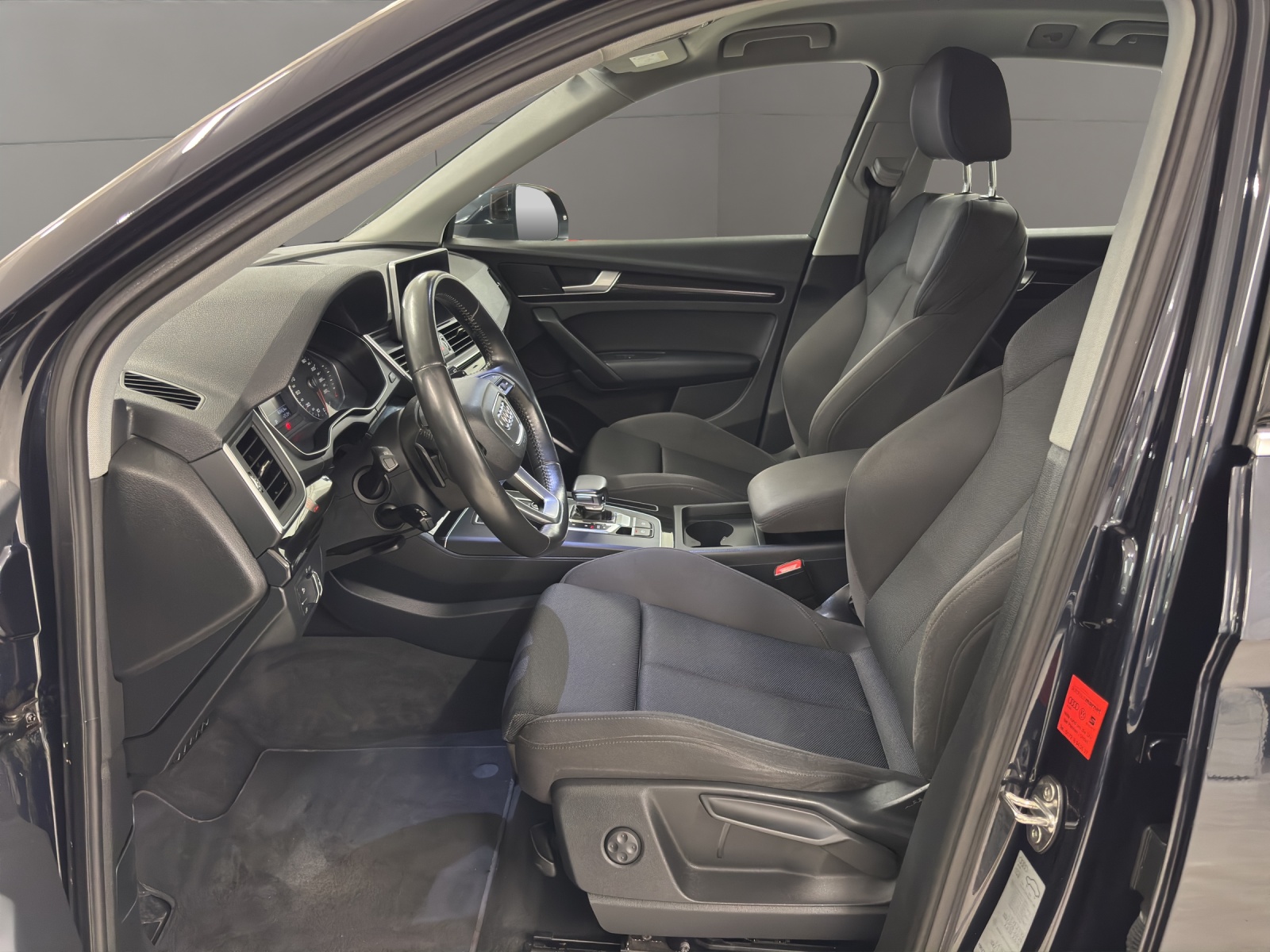 AUDI Q5 2.0 TFSI quattro S-tronic-image-8