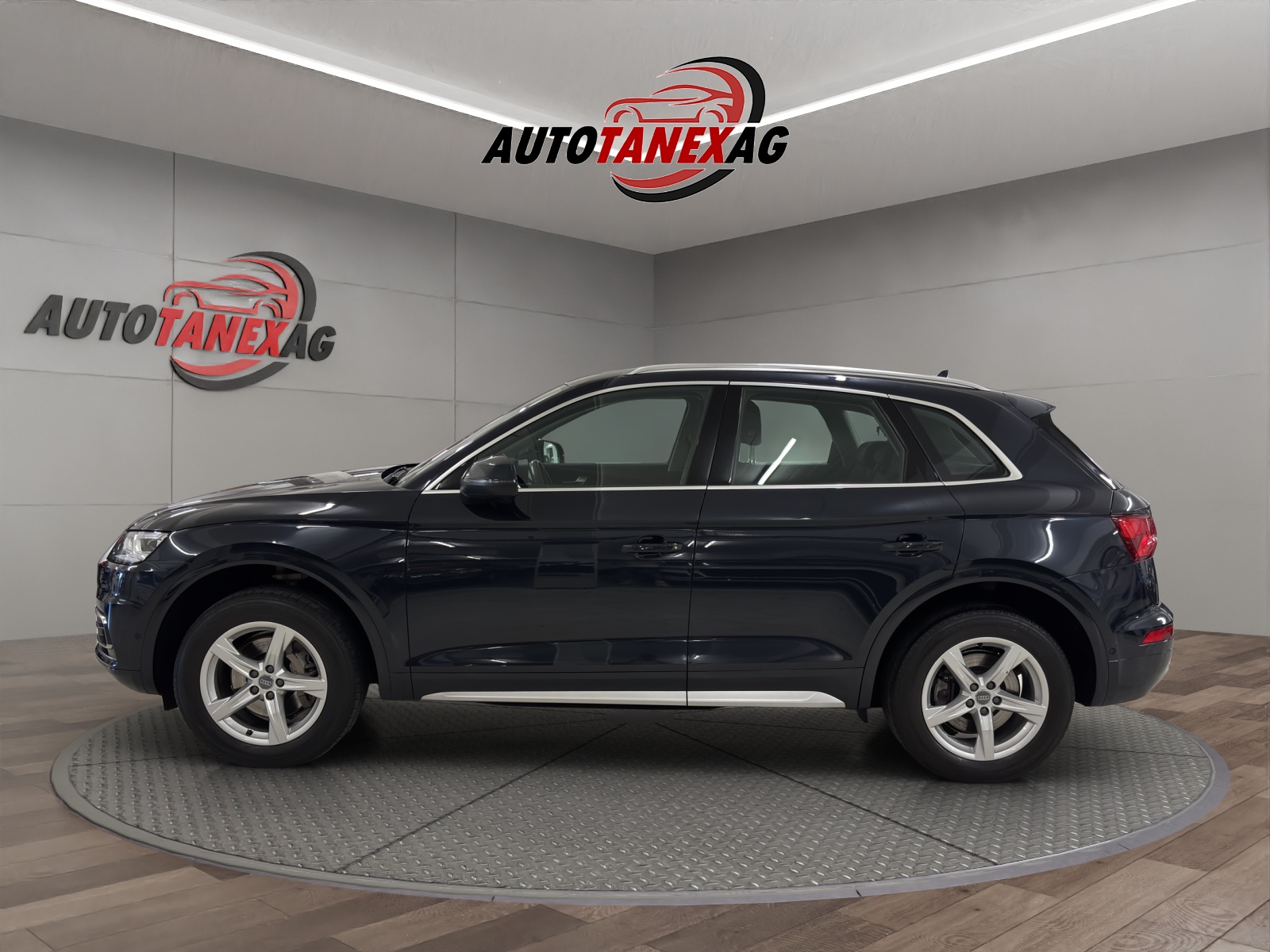 AUDI Q5 2.0 TFSI quattro S-tronic-showroom-element-1