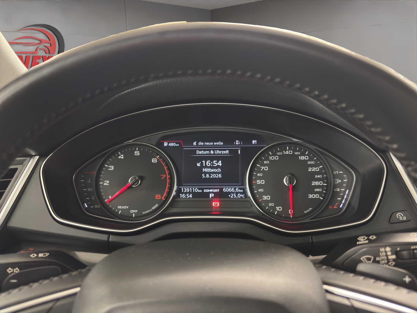 AUDI Q5 2.0 TFSI quattro S-tronic-image-10