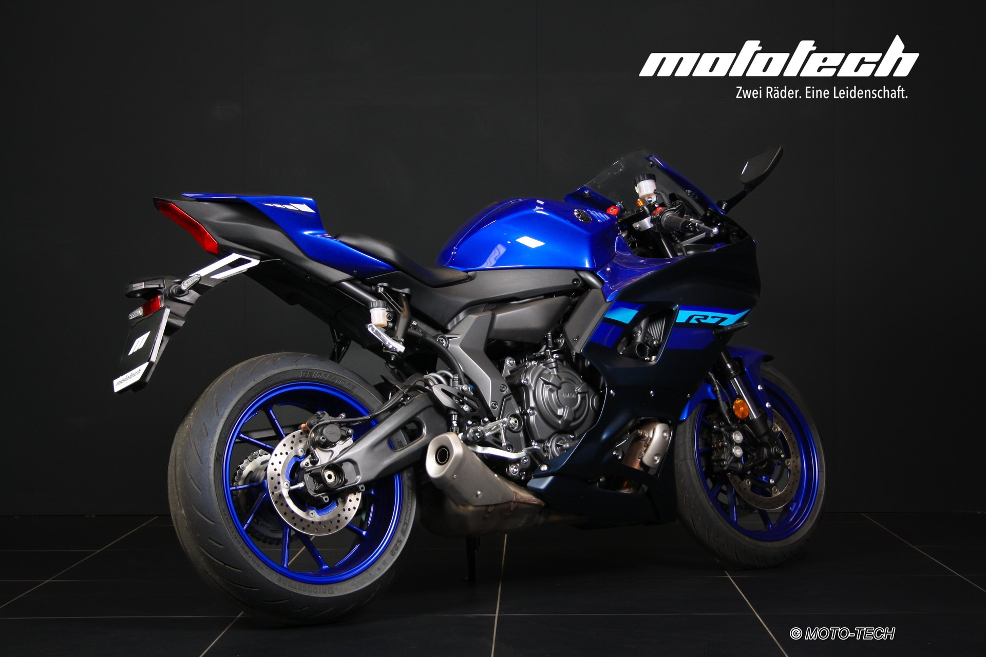 YAMAHA YZF-R7-image-2