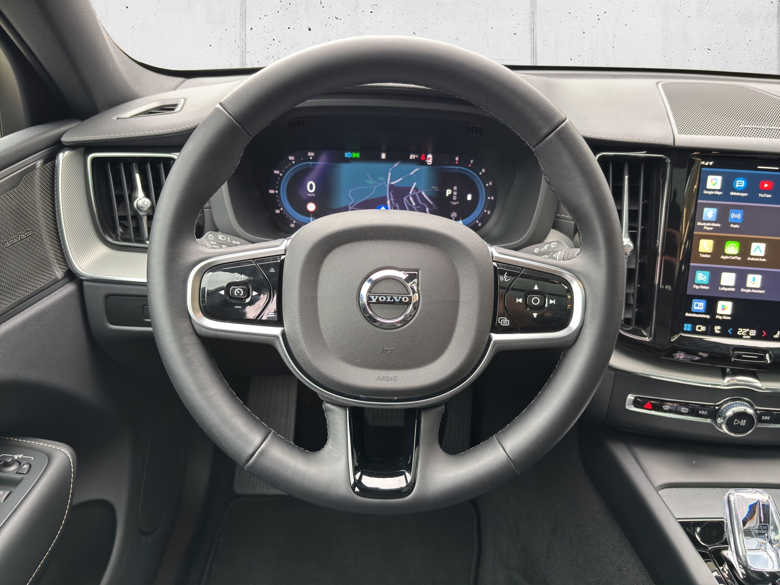 VOLVO XC60 B5 Benzin Mild Hybrid AWD Ultra Dark Geartronic mit AHK, Panorama-Ausstell-/Schiebedach & fortl. Werksgarantie 5 Jahre-image-13