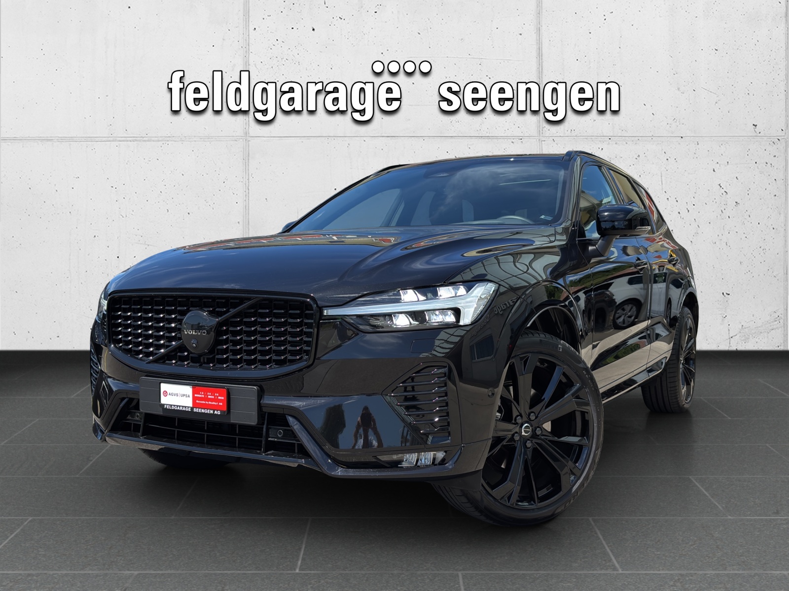VOLVO XC60 B5 Benzin Mild Hybrid AWD Ultra Dark Geartronic mit AHK, Panorama-Ausstell-/Schiebedach & fortl. Werksgarantie 5 Jahre