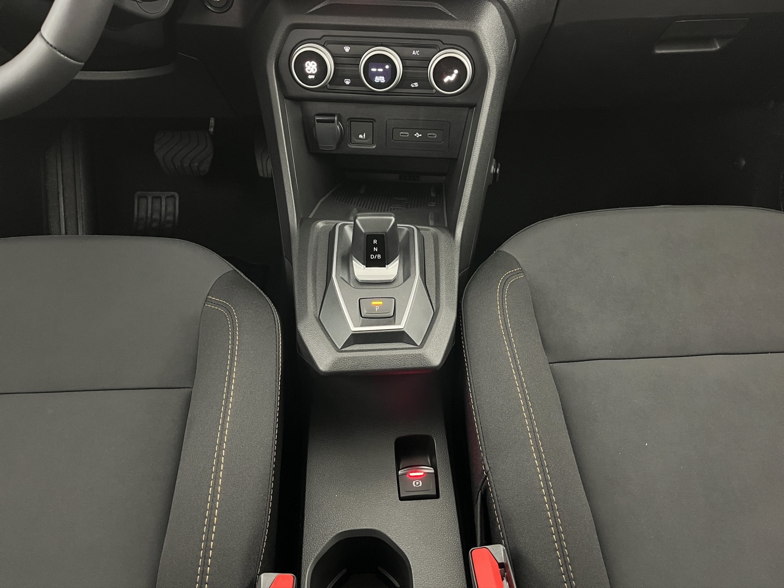 DACIA Jogger 1.8 Hybrid Extreme 7P-image-12