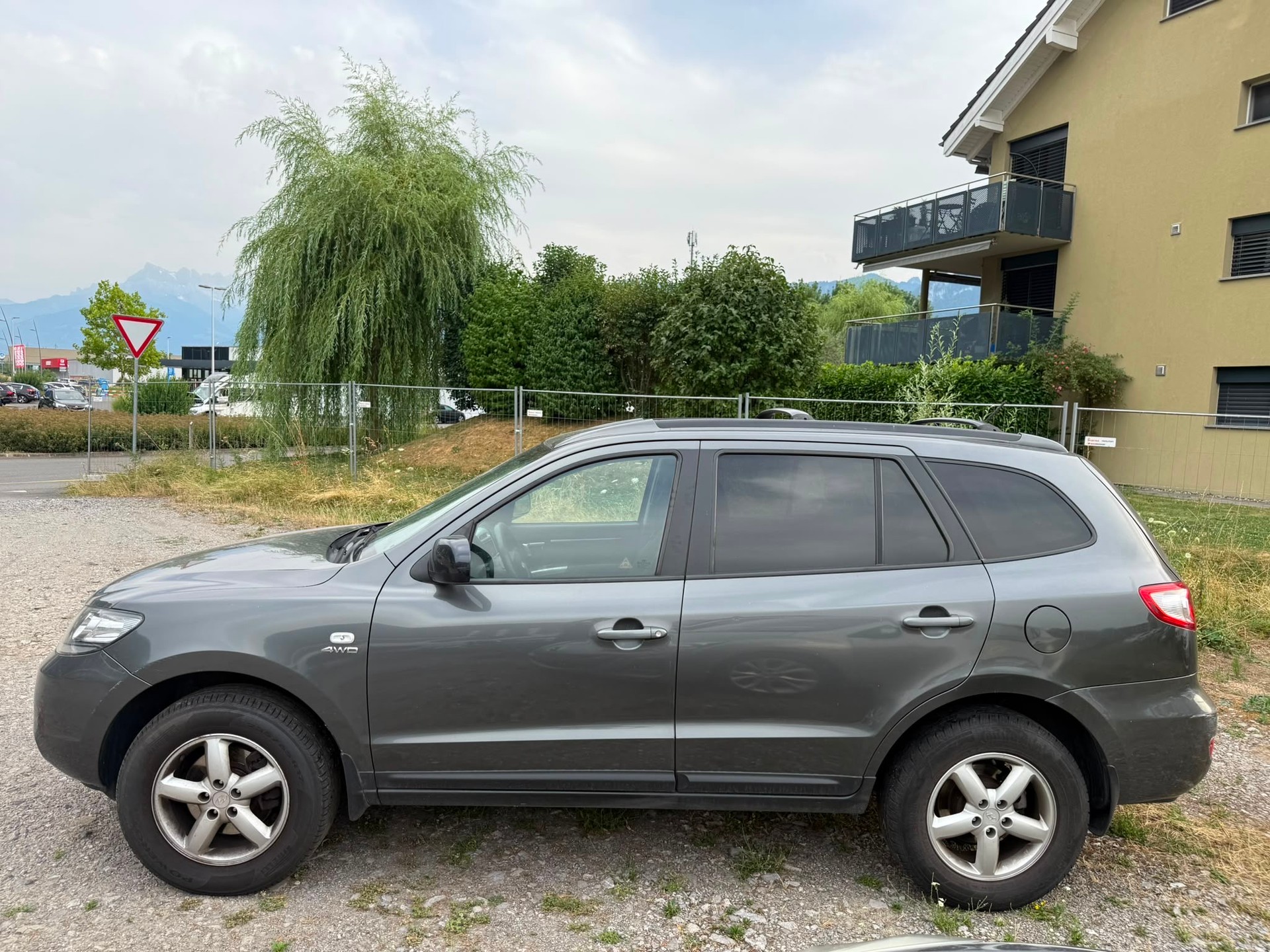 HYUNDAI Santa Fe 2.2 CRDi Style 4WD Automatic-image-4