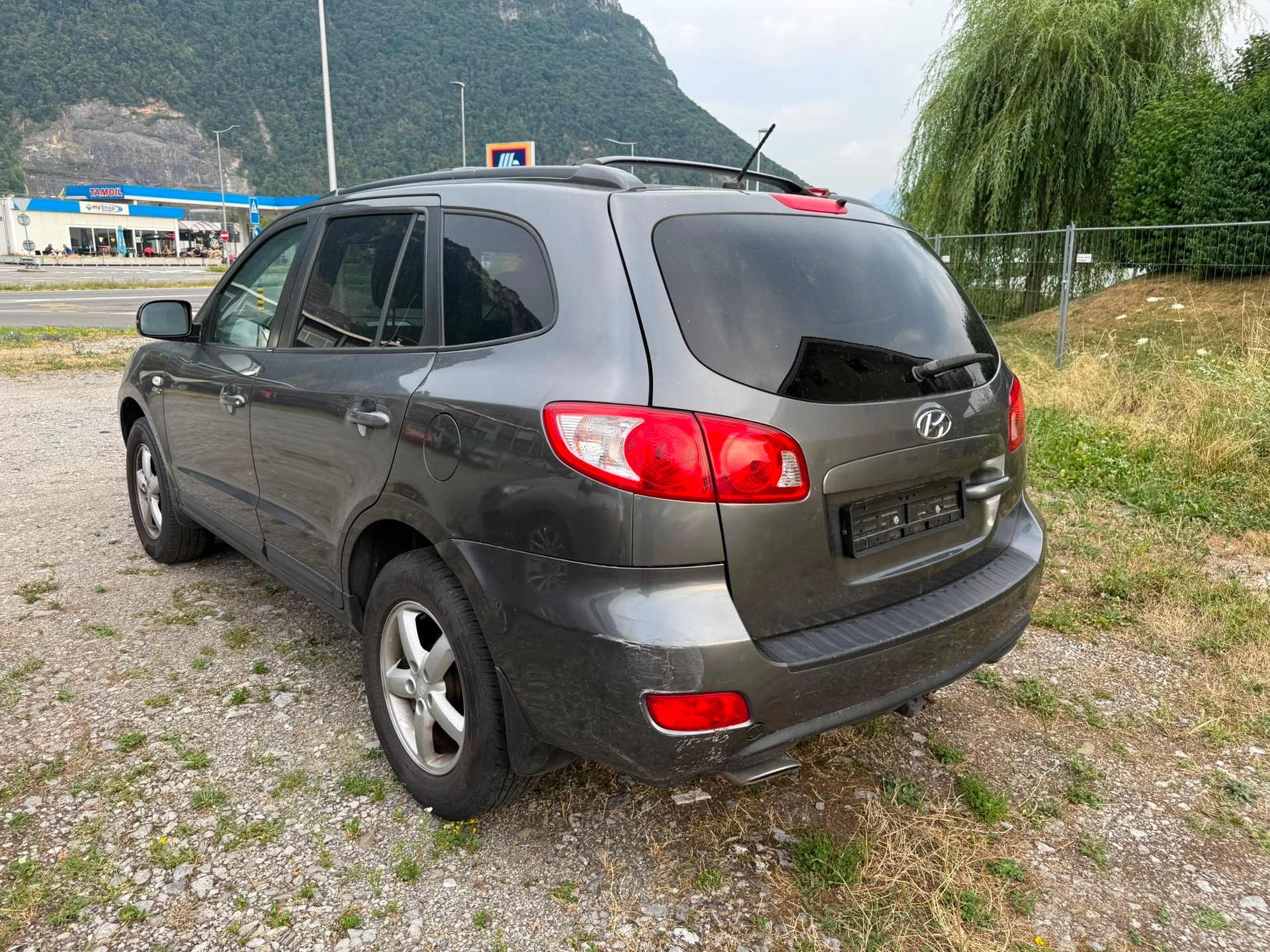 HYUNDAI Santa Fe 2.2 CRDi Style 4WD Automatic-image-3