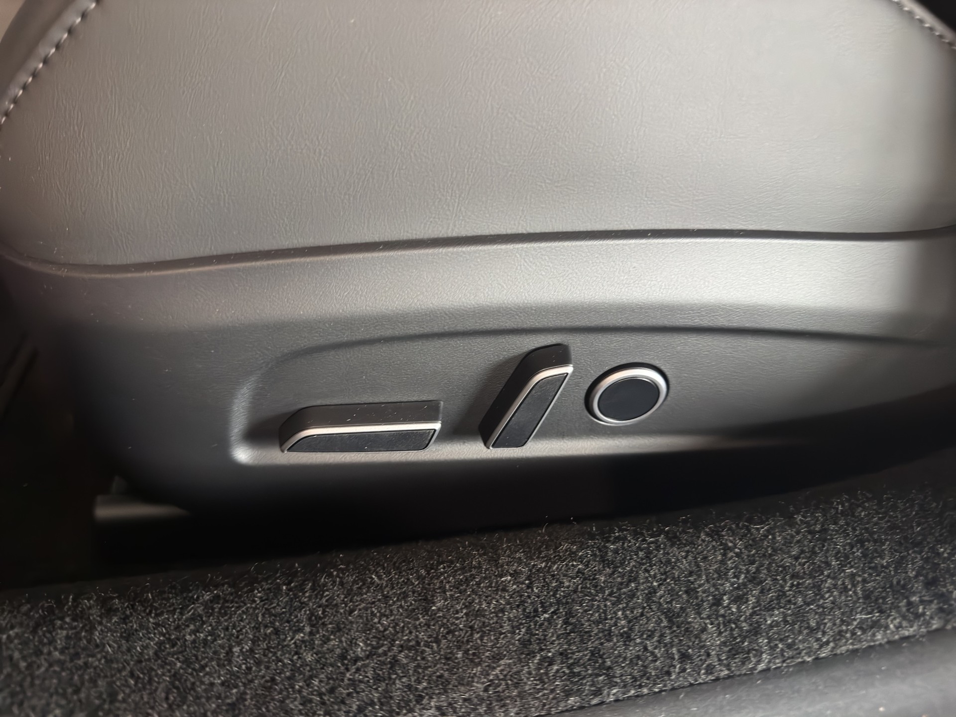 TESLA Model 3 Dual Motor Performance AWD-image-23