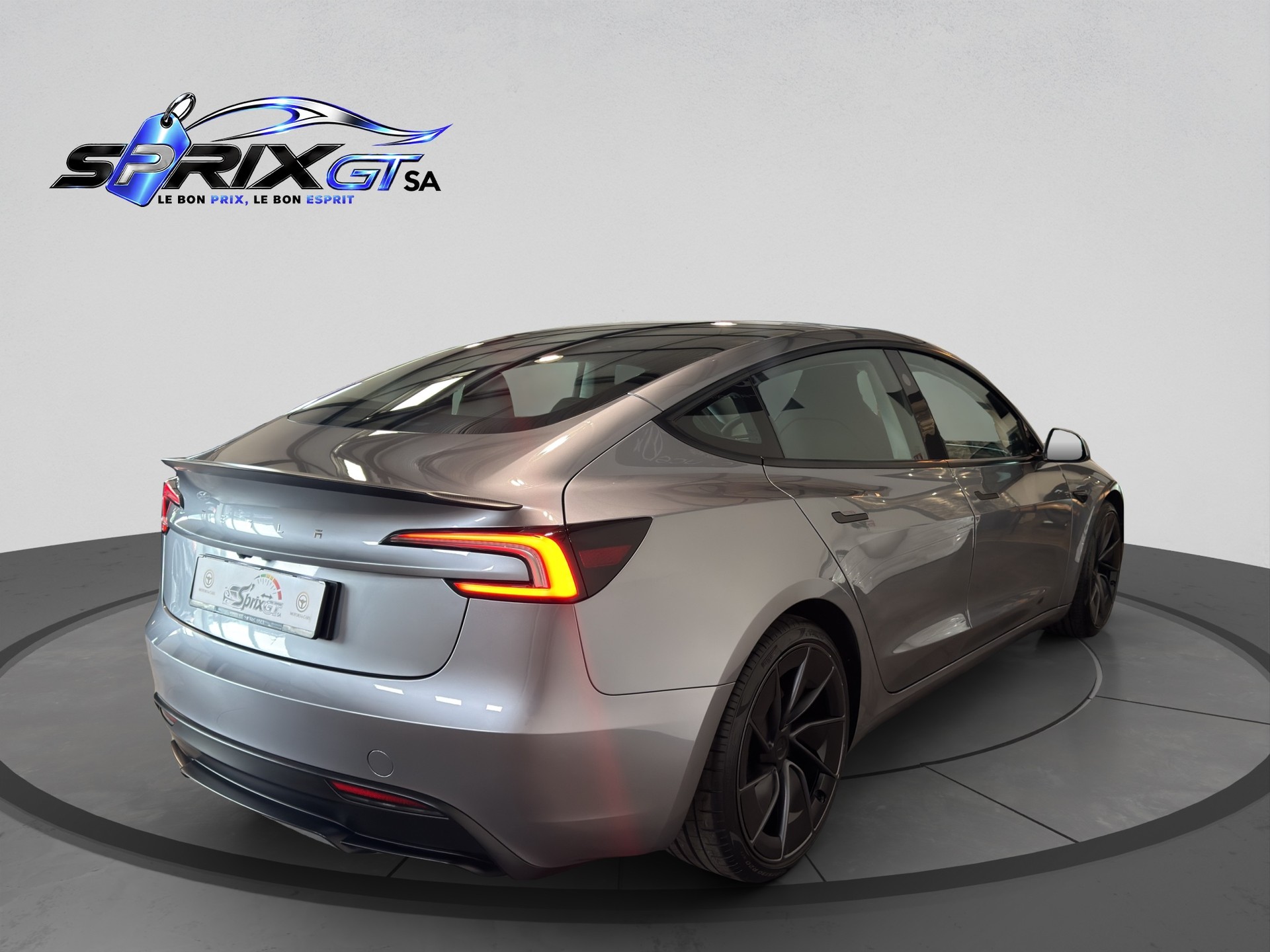 TESLA Model 3 Dual Motor Performance AWD-showroom-element-2