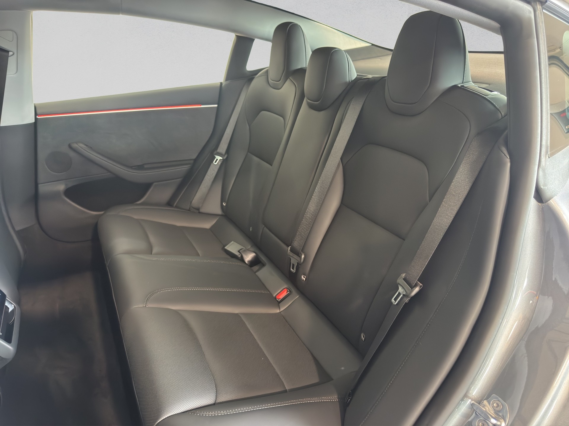 TESLA Model 3 Dual Motor Performance AWD-image-13