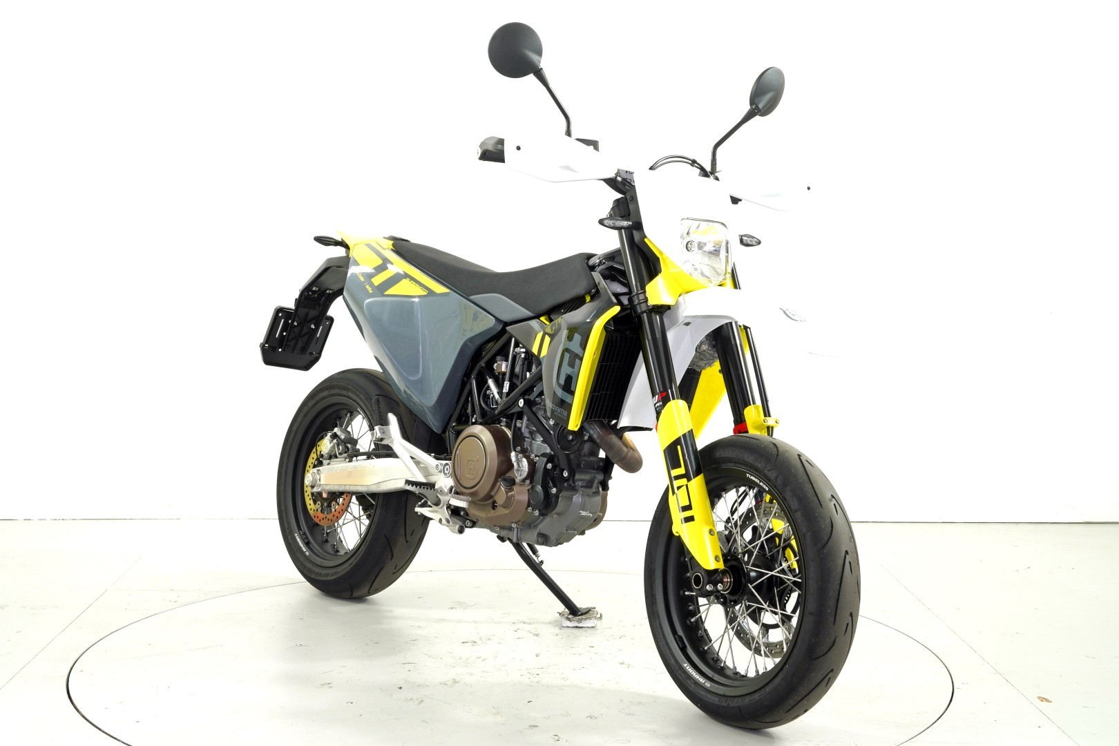 HUSQVARNA 701 Supermoto-image-1