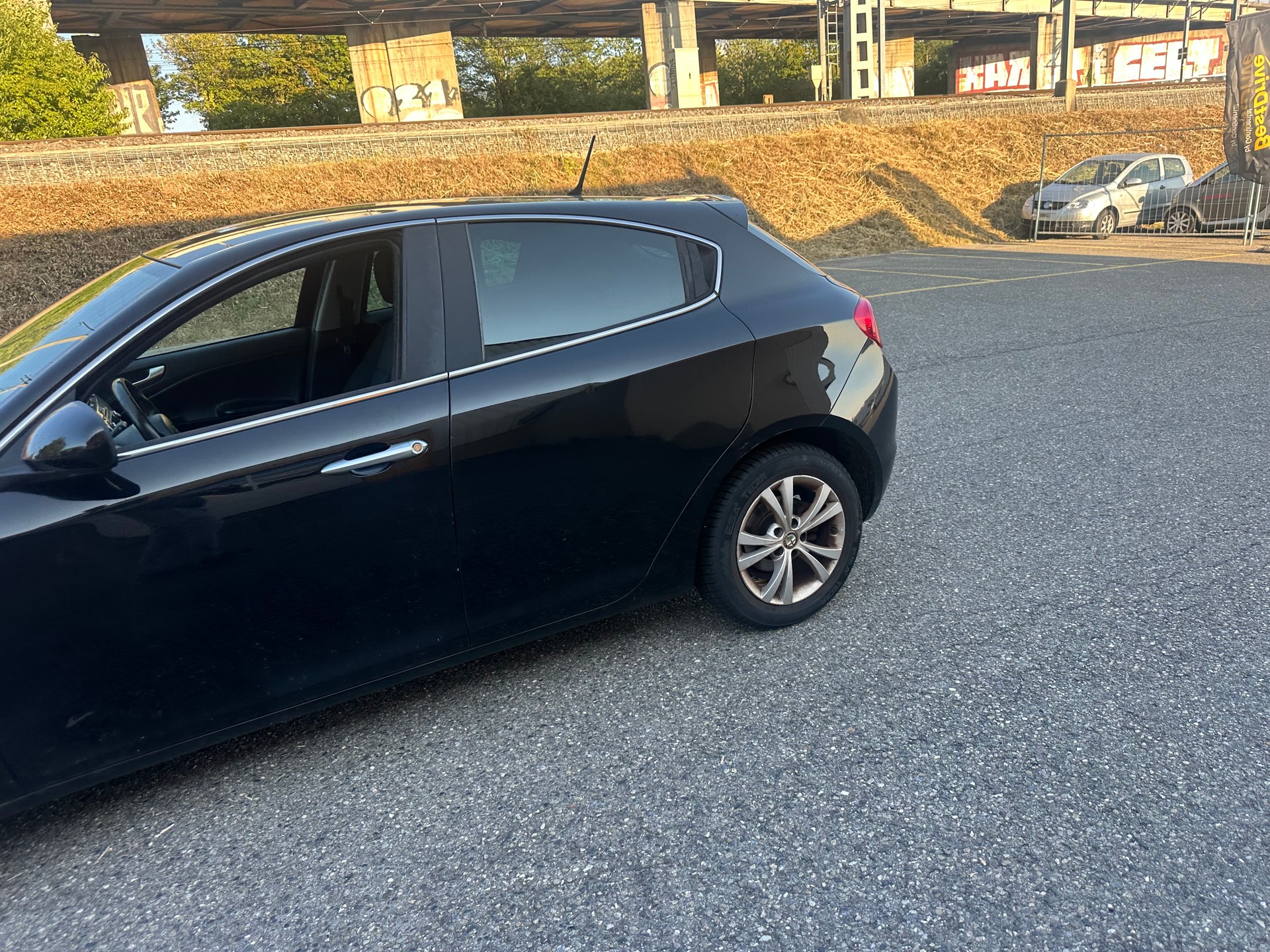 ALFA ROMEO Giulietta 1.4 T Distinctive-image-11