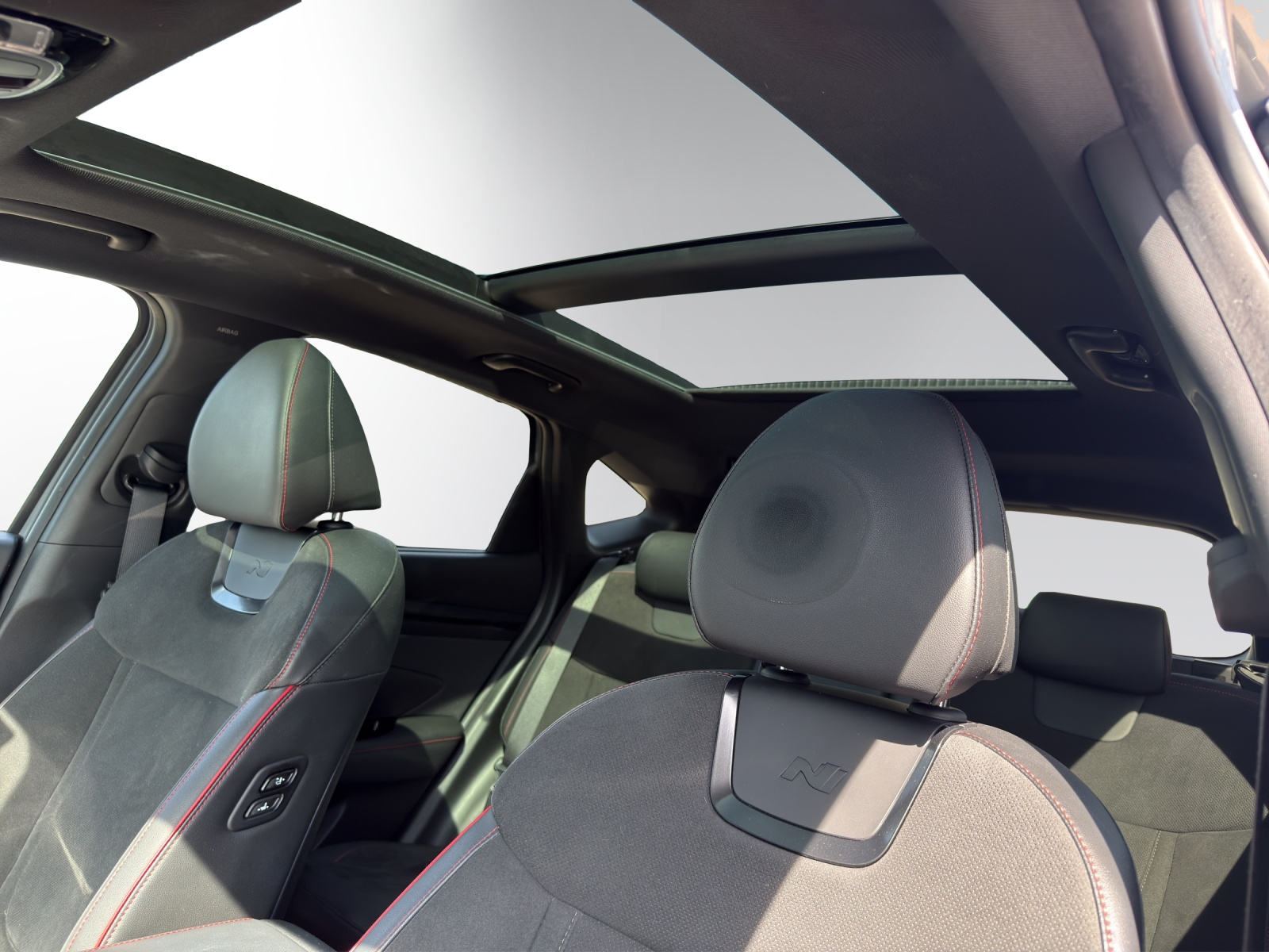 HYUNDAI Tucson 1.6HEV NLi LUX 4WD-image-9