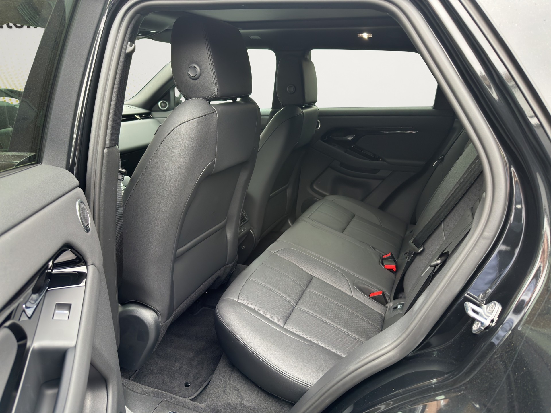 LAND ROVER Evoque P 270e Dynamic SE Black Pack 4x4 5 Jahre Werksgarantie-image-12