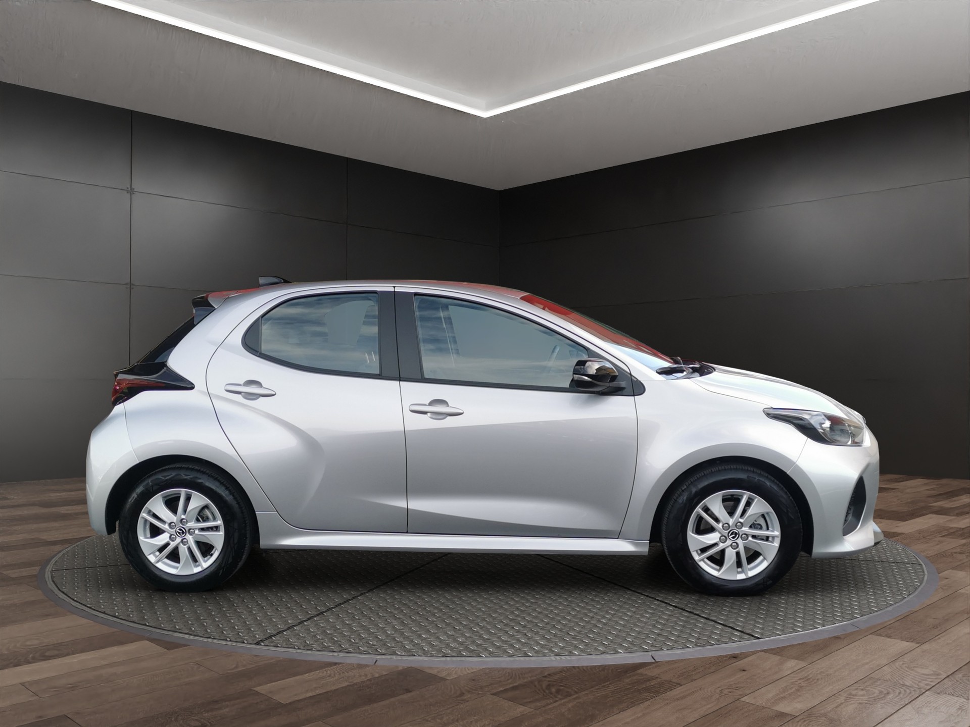 MAZDA 2 Hybrid Centre-line-image-4
