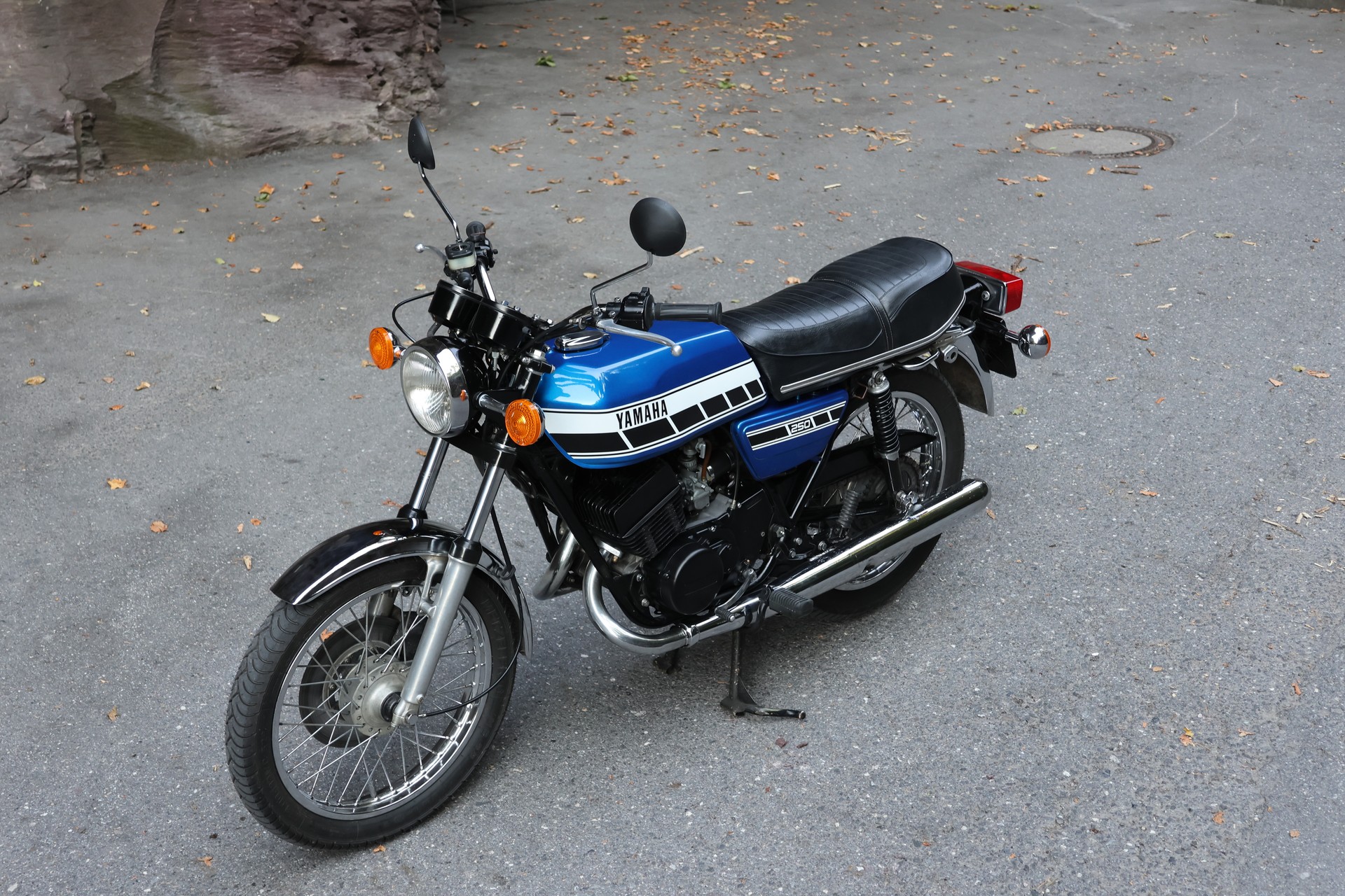 YAMAHA RD 250-image-0