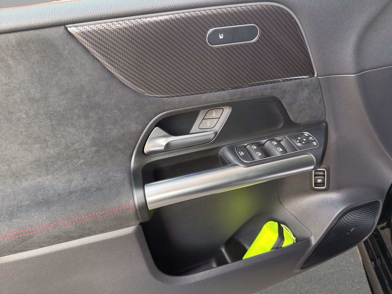 MERCEDES-BENZ B 250 4M - AMG / DISTRONIC / Panorama-Dach / Multibeam LED-image-12