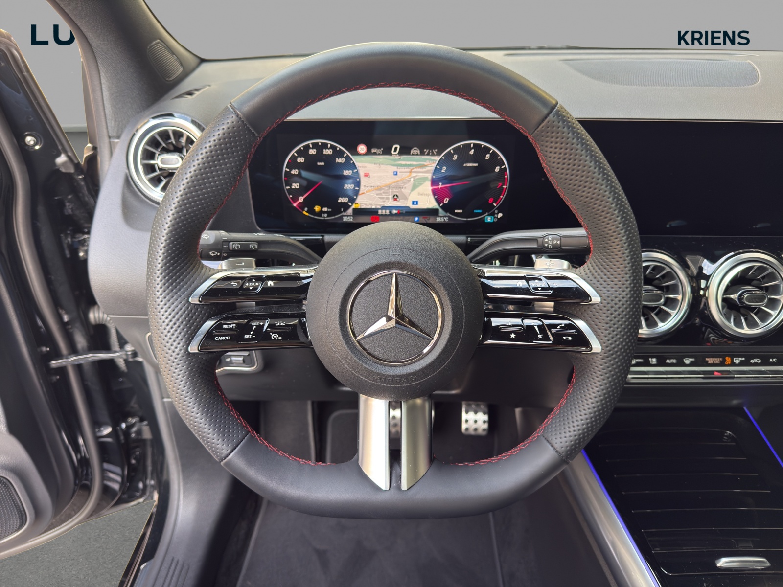 MERCEDES-BENZ B 250 4M - AMG / DISTRONIC / Panorama-Dach / Multibeam LED-image-9