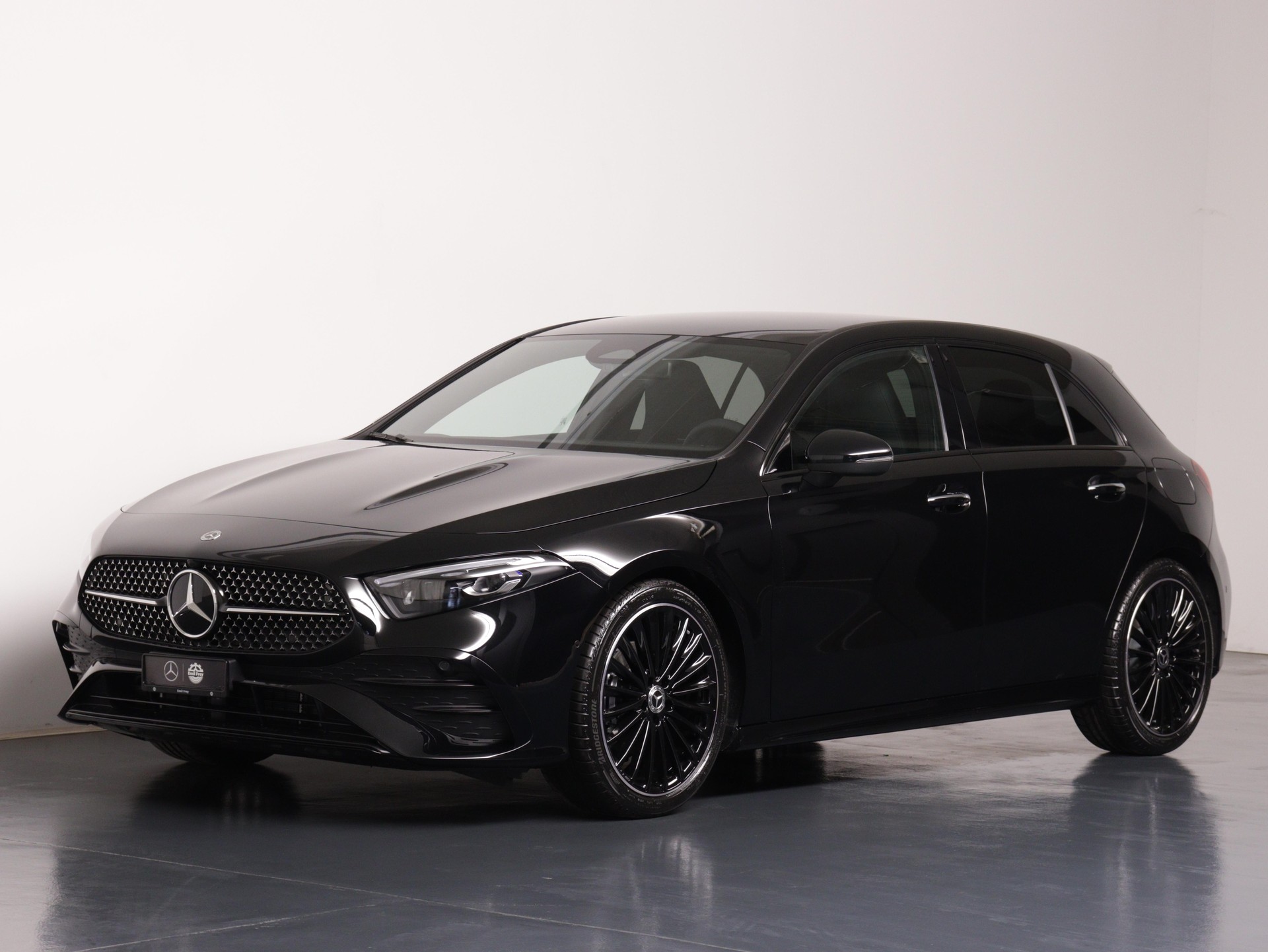 MERCEDES-BENZ A 200 Night Star AMG Line