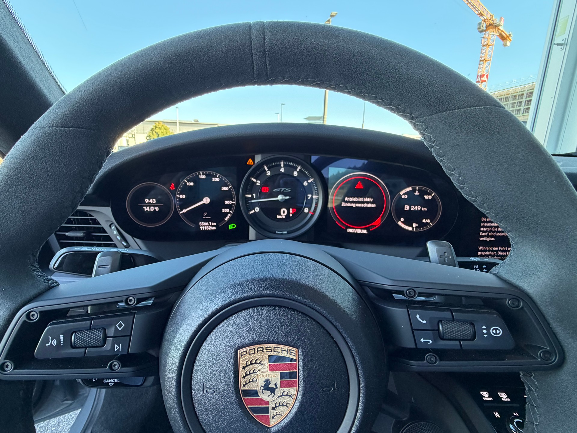 PORSCHE 911 Carrera GTS PDK *CH Auto*-image-15