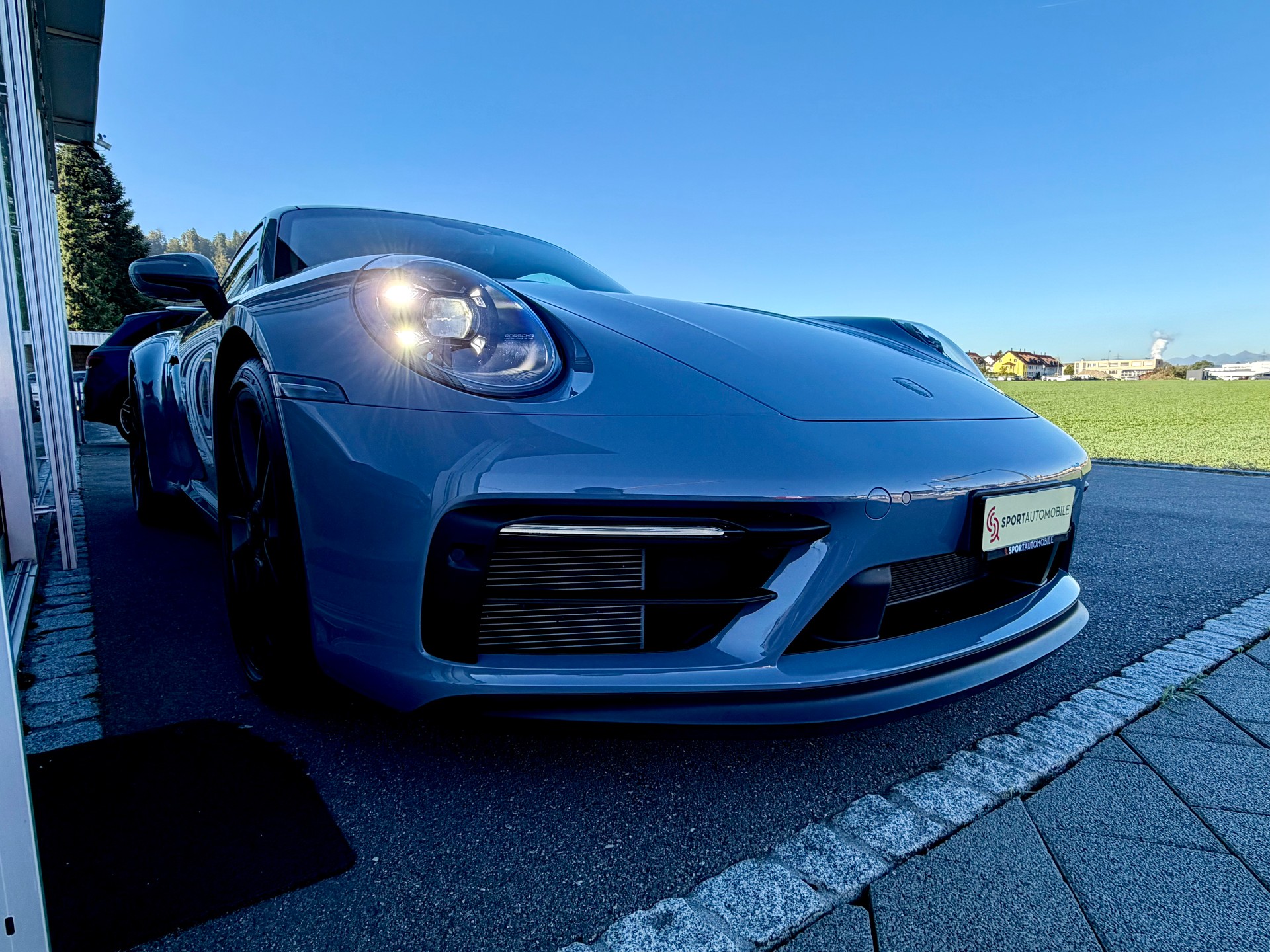 PORSCHE 911 Carrera GTS PDK *CH Auto*-image-5