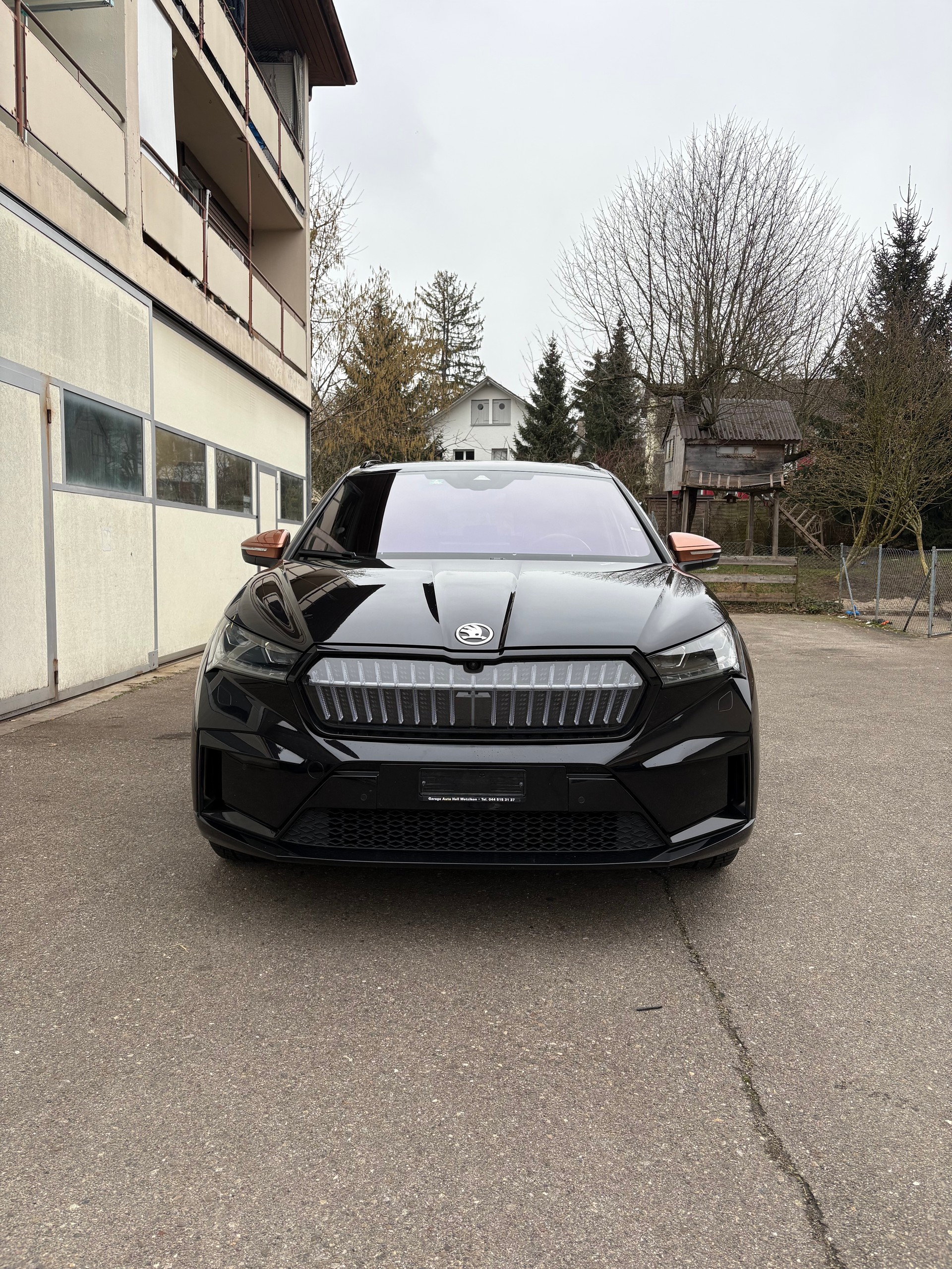 SKODA Enyaq iV 80x Founders Edition-showroom-element-1