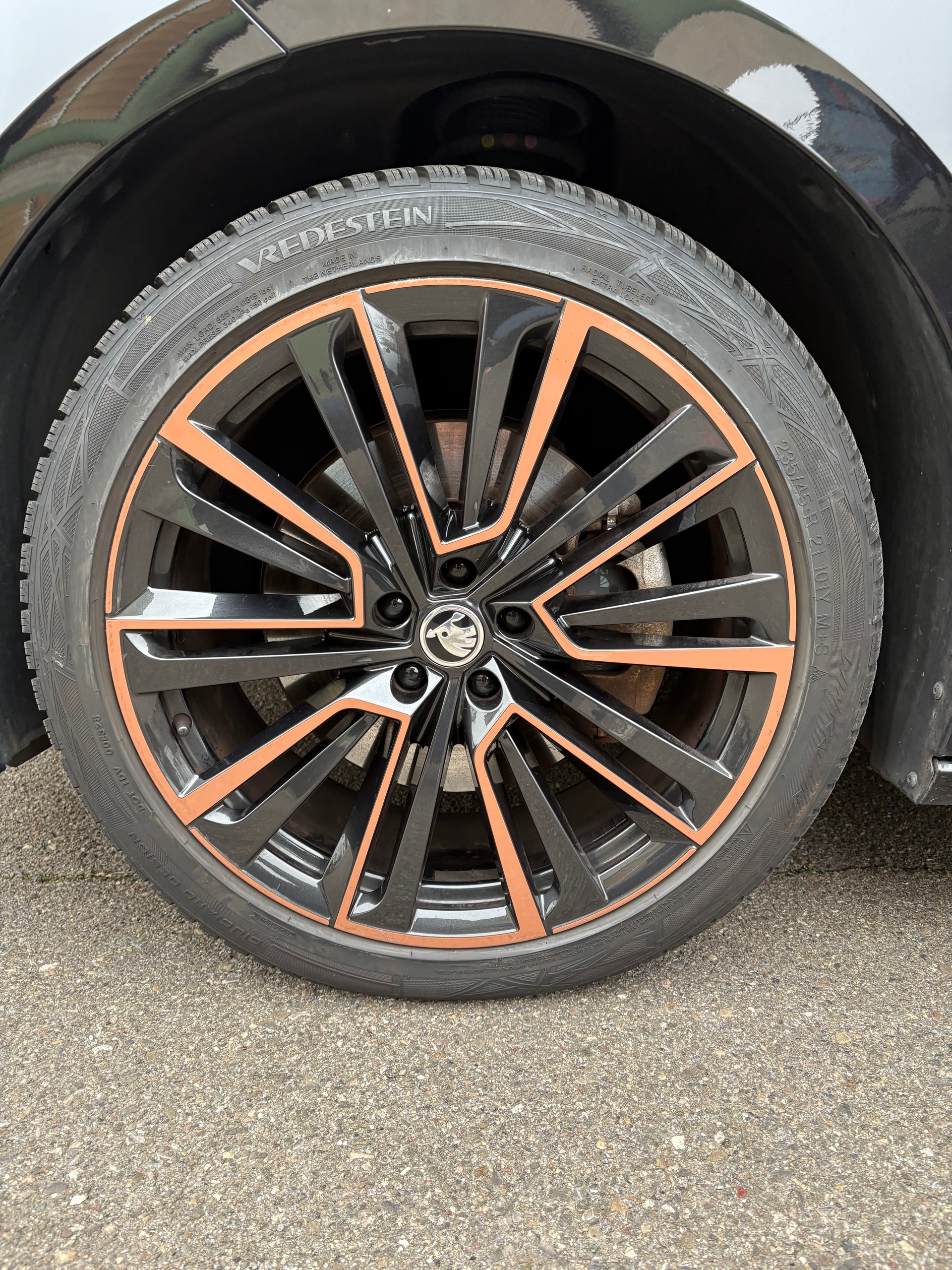 SKODA Enyaq iV 80x Founders Edition-image-5