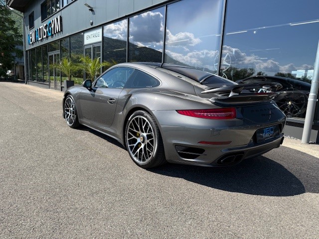 PORSCHE 911 Turbo S-image-9