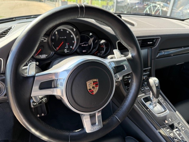 PORSCHE 911 Turbo S-image-11